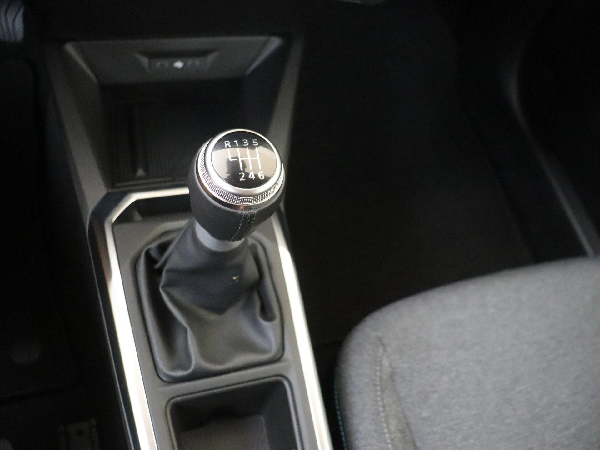 Renault-Clio-image-15
