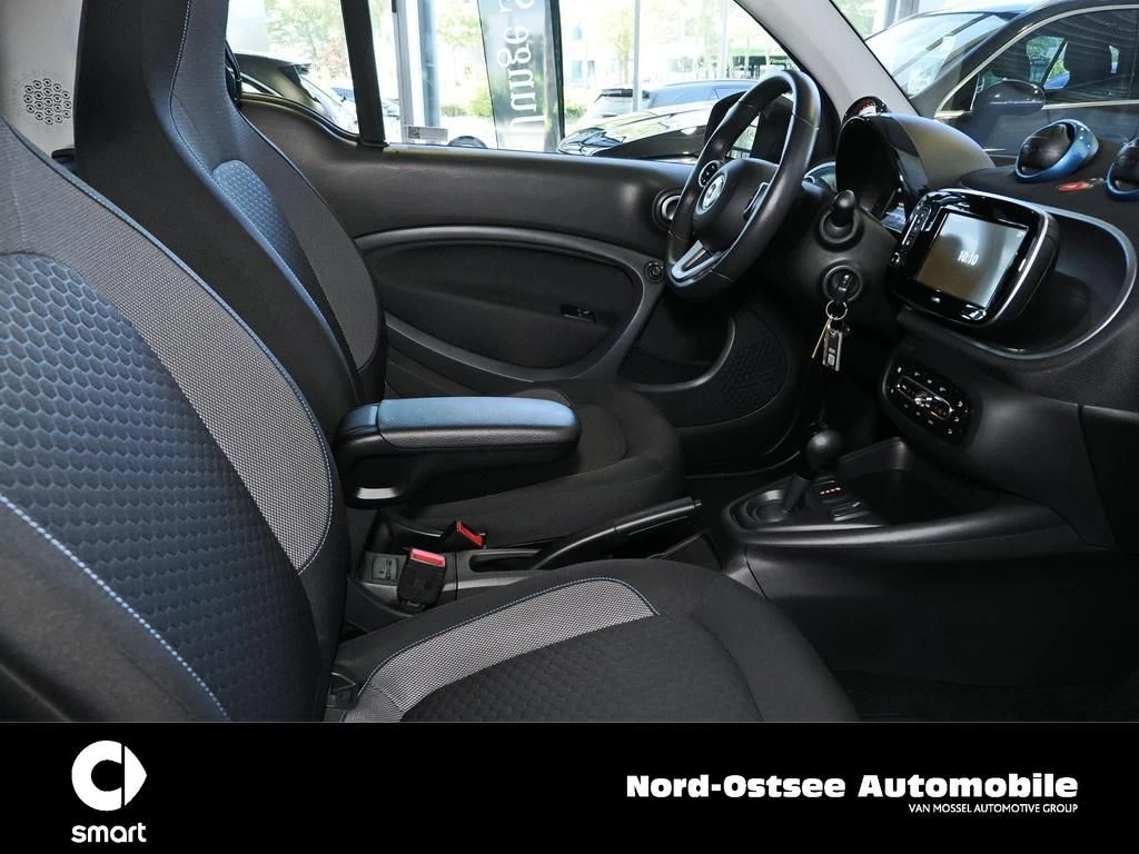 smart Fortwo EQ COUPÉ PASSION ADVANCED TEMPO PDC SHZ passion