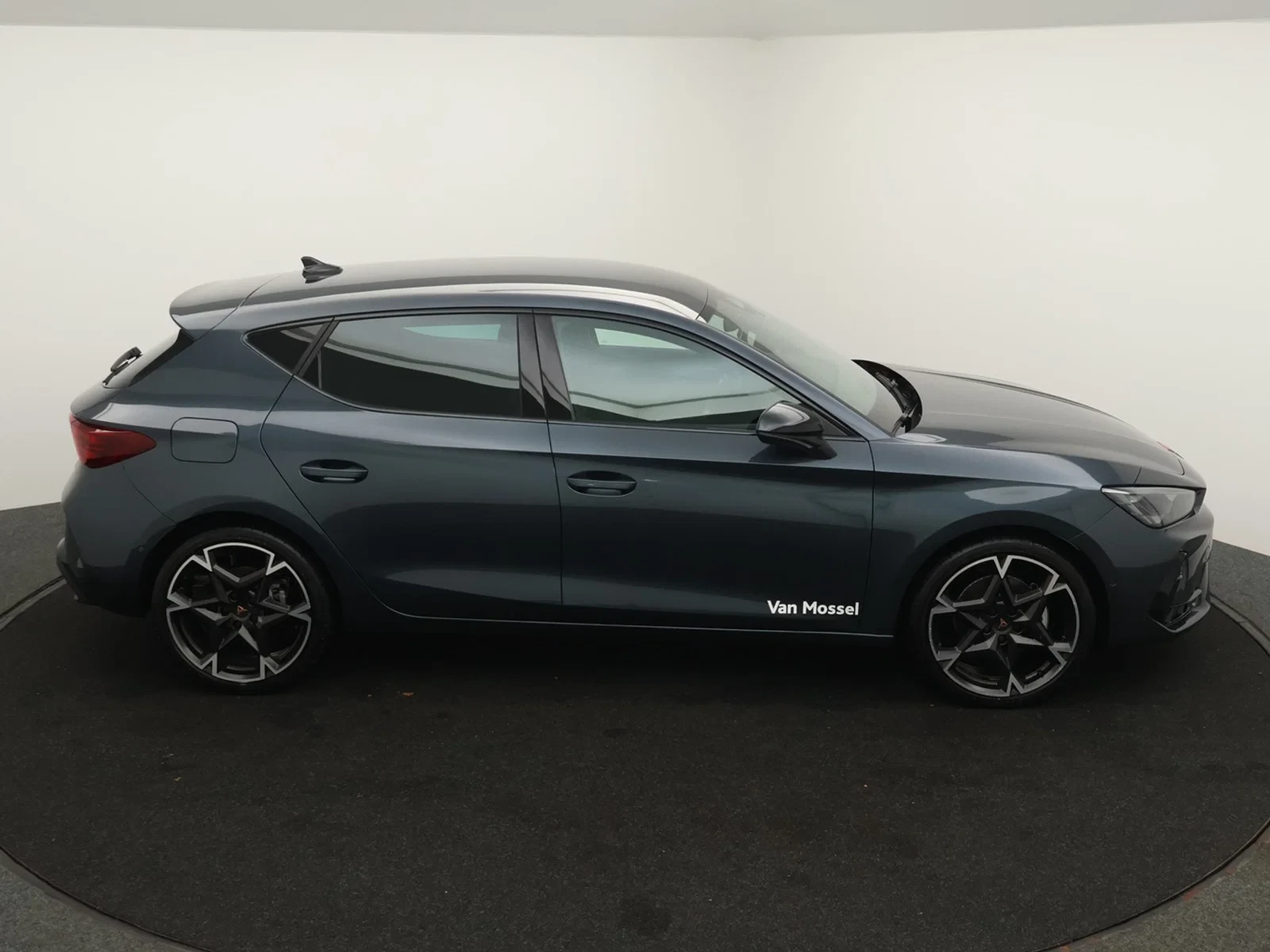 CUPRA-Leon-image-6