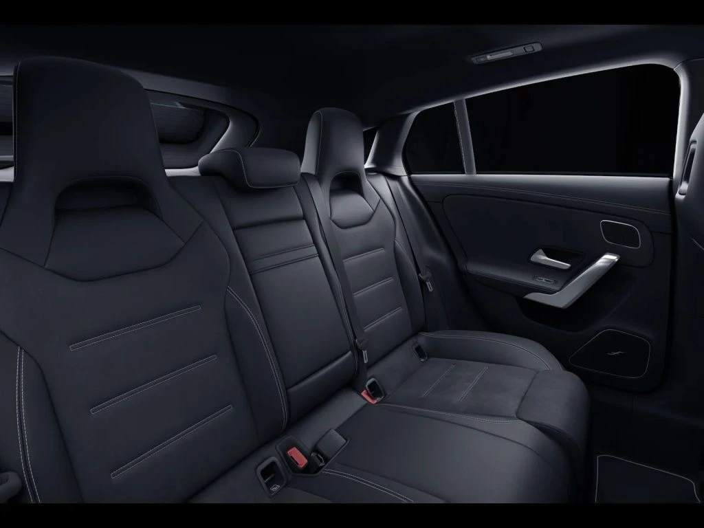 Mercedes-Benz-CLA 250 e-image-11