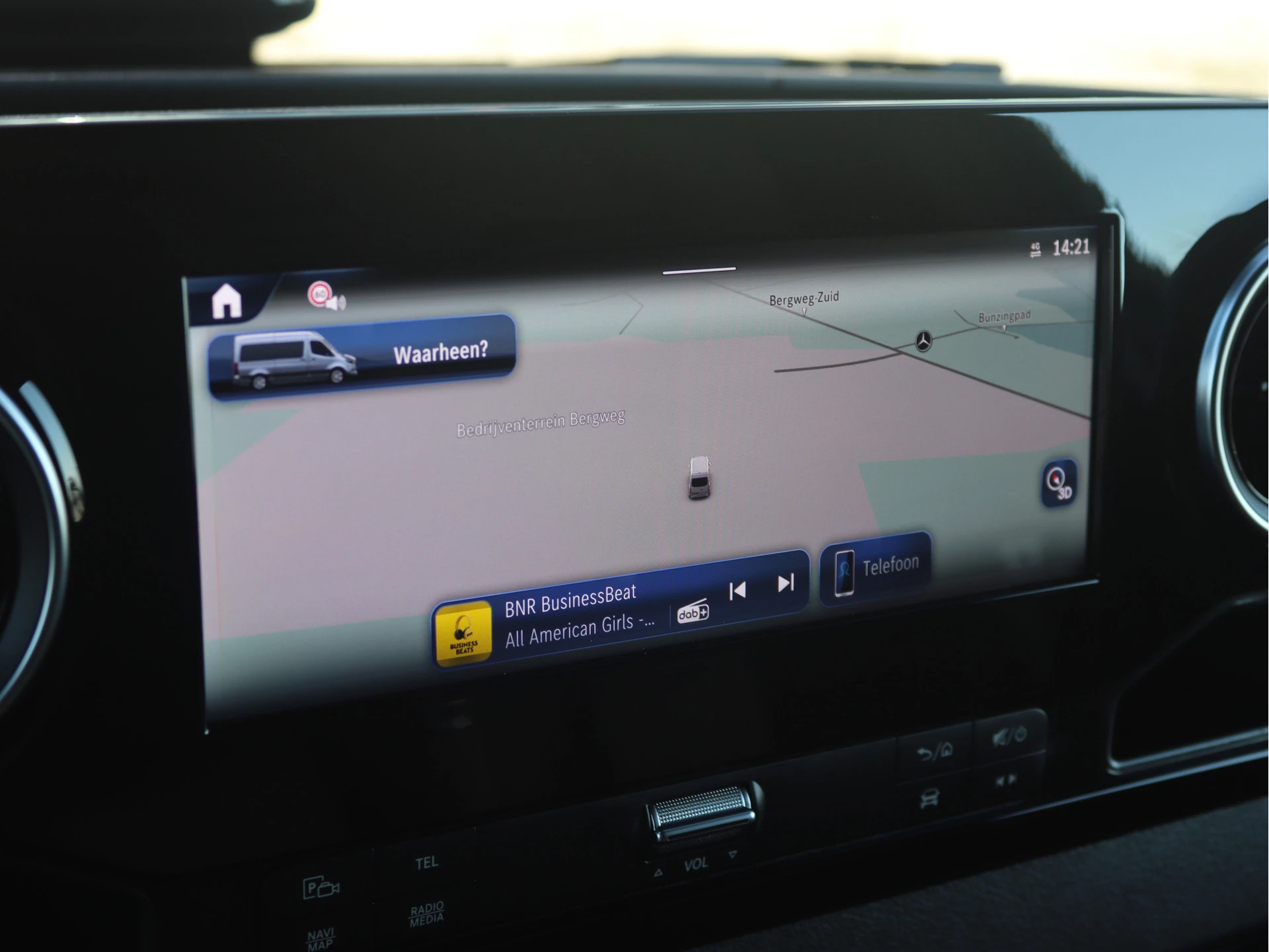 Mercedes-Benz-Sprinter-image-12