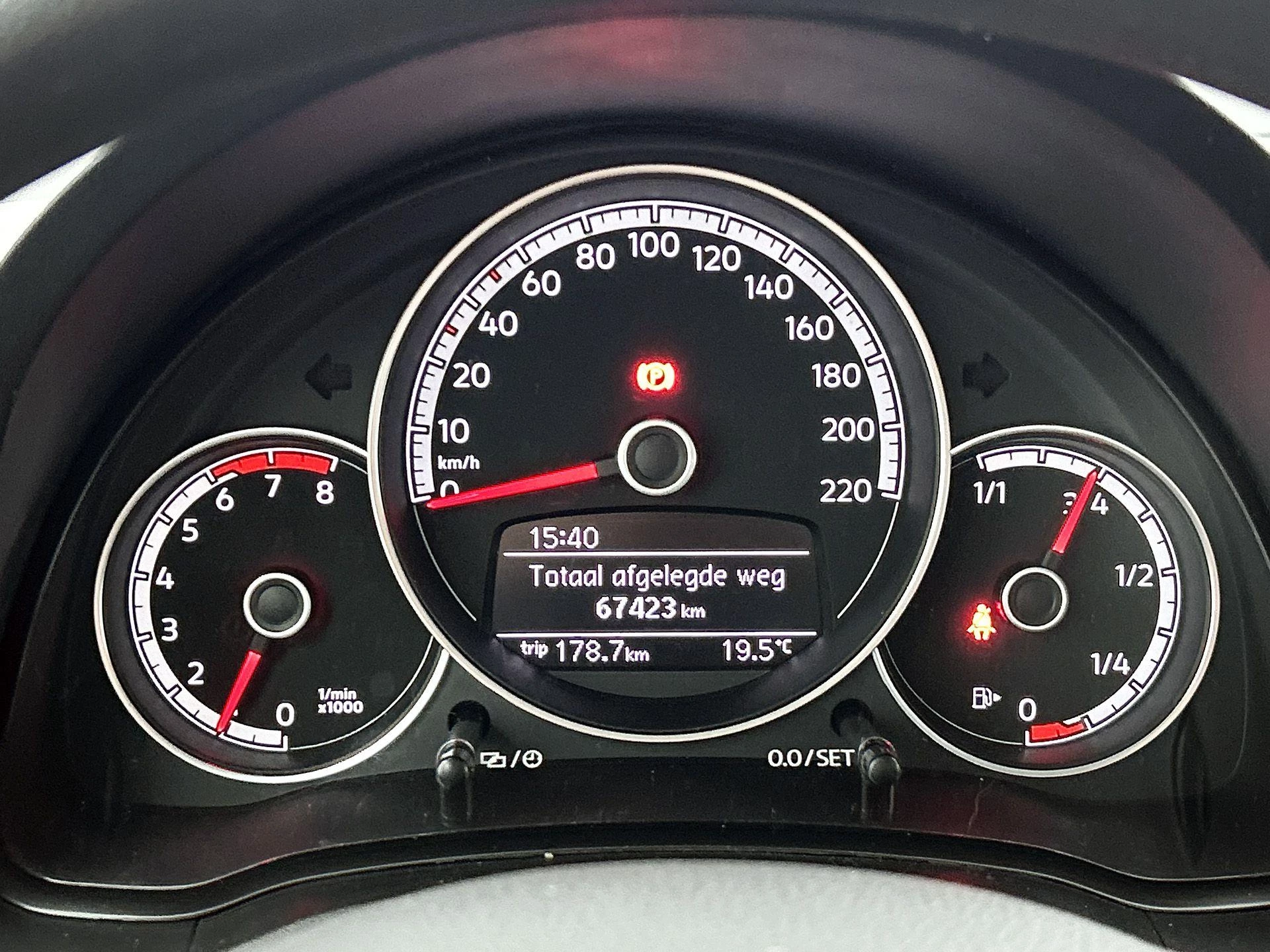 Volkswagen-up!-image-10