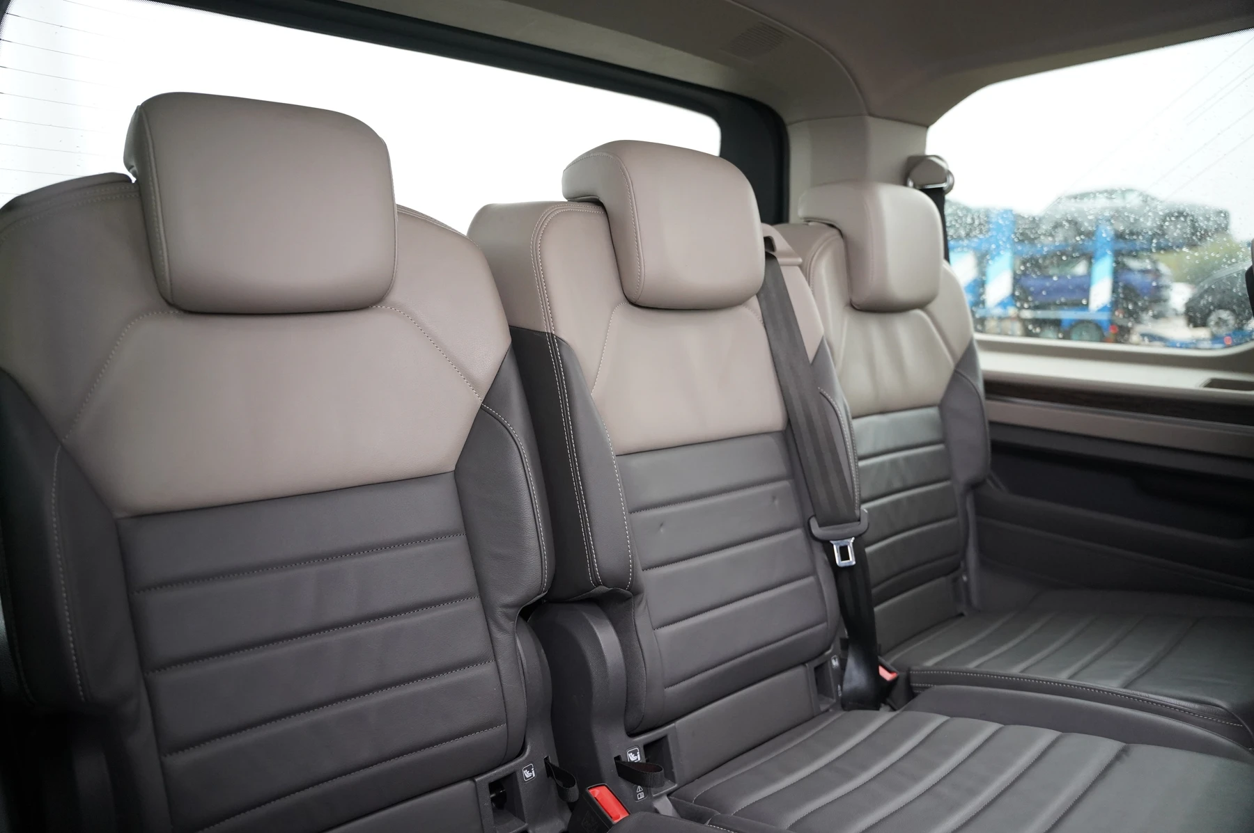 Volkswagen-Multivan-image-26