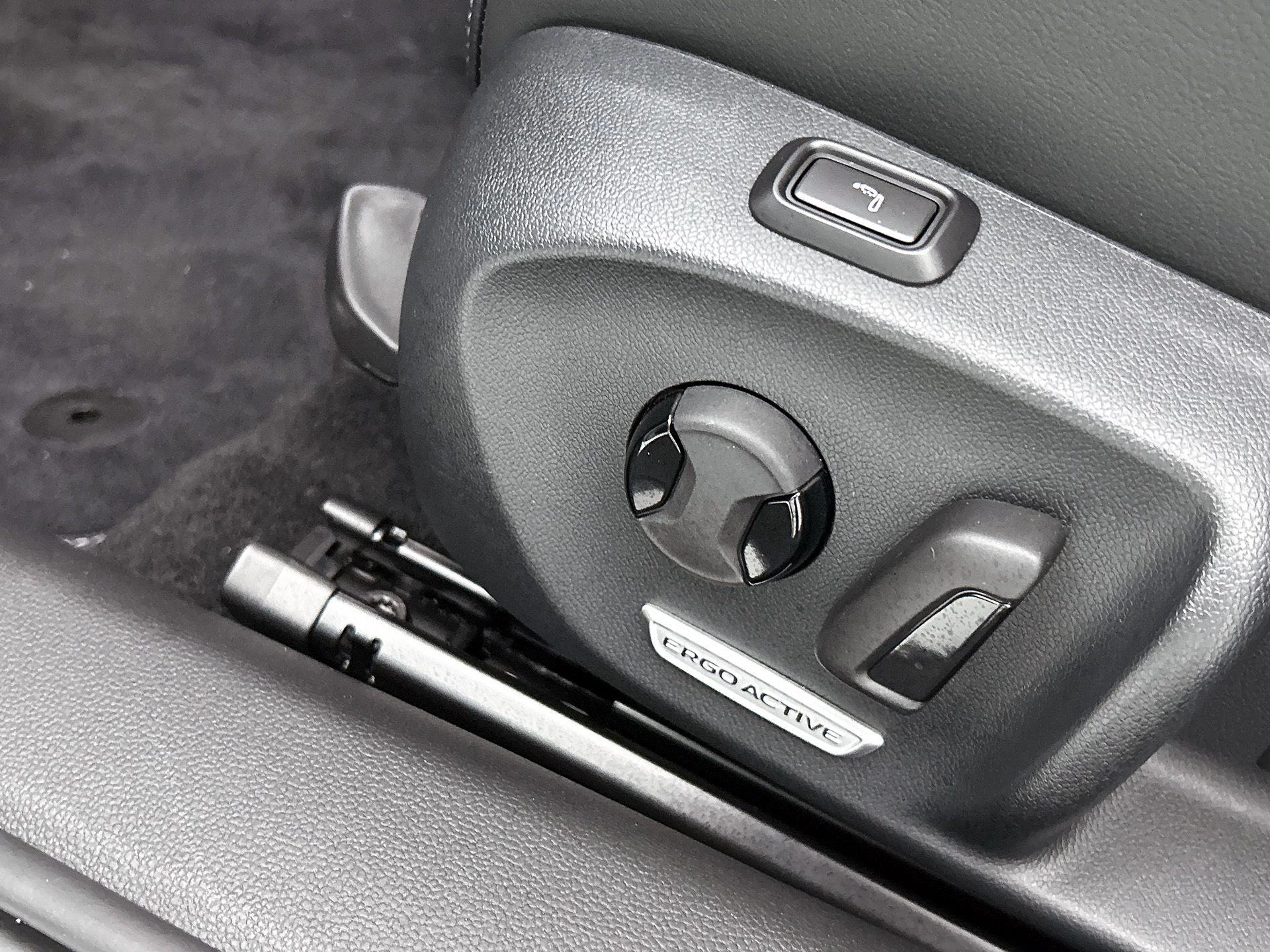 Volkswagen-Passat-image-17