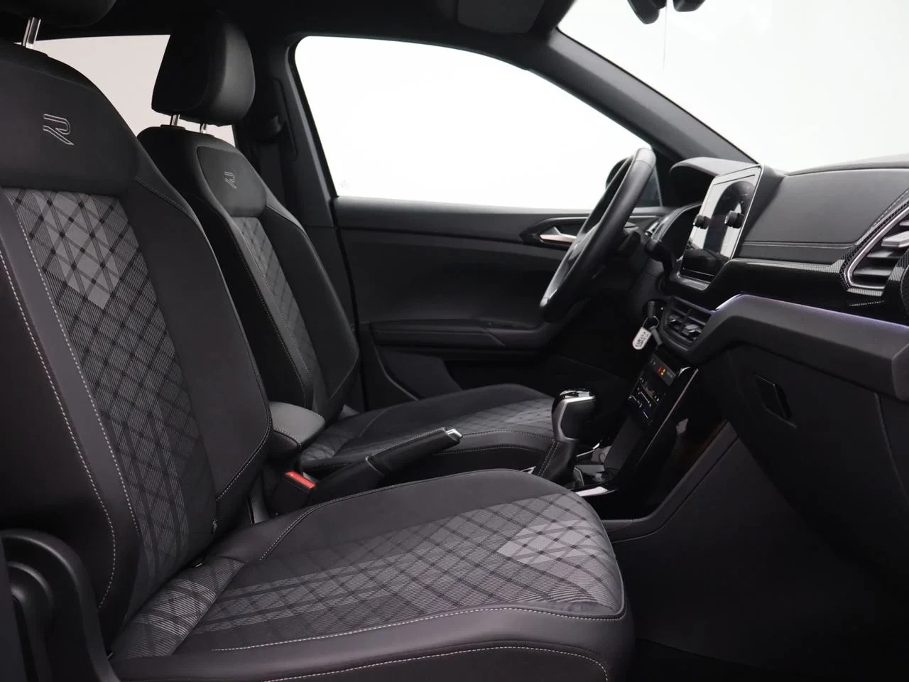 Volkswagen-T-Cross-image-3