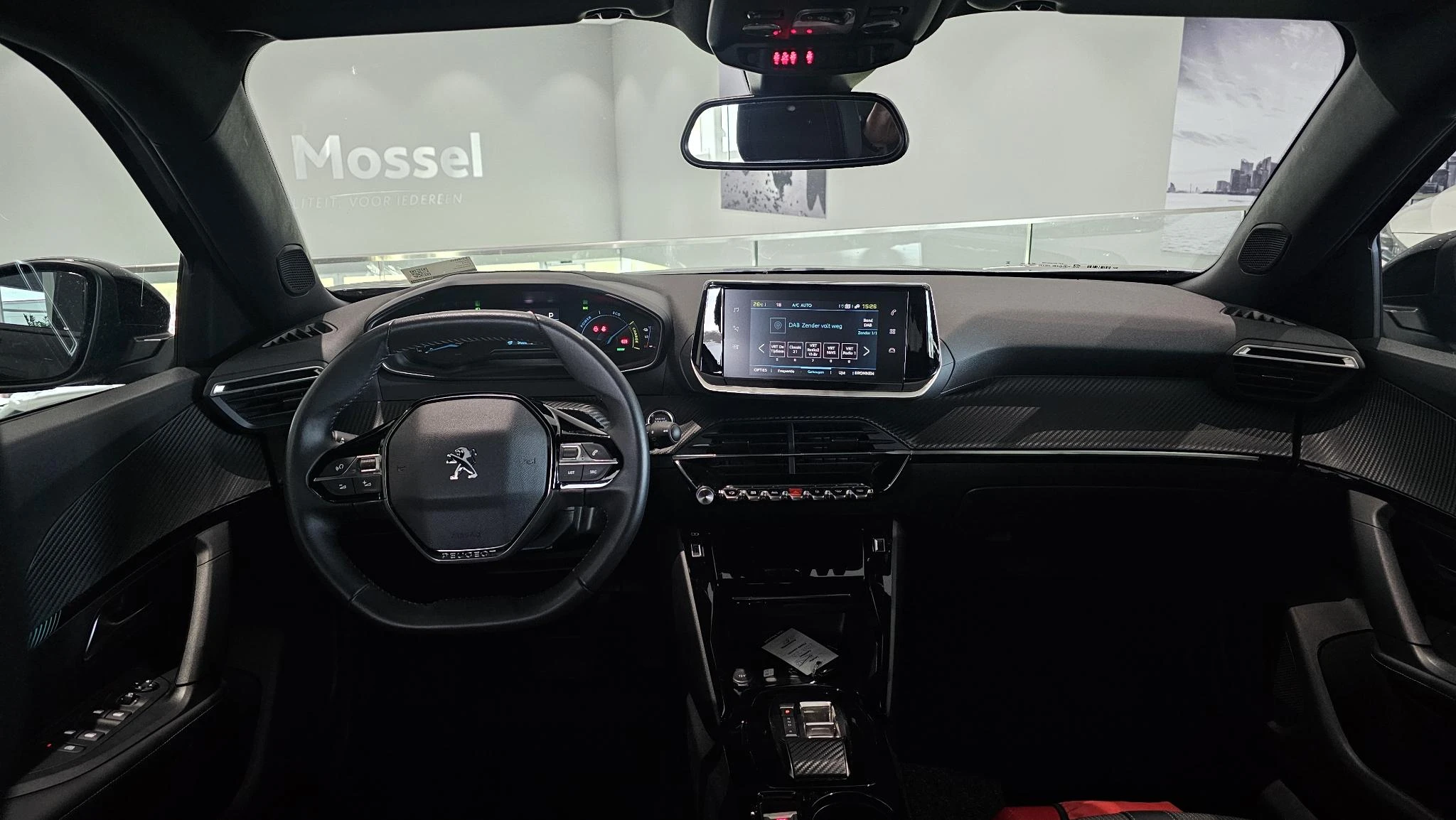 Peugeot-e-2008-image-12