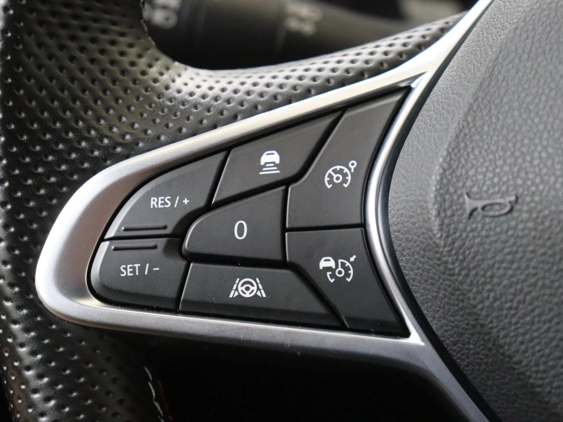 Renault-Arkana-image-12