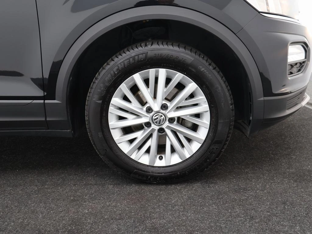 Volkswagen-T-Roc-image-8
