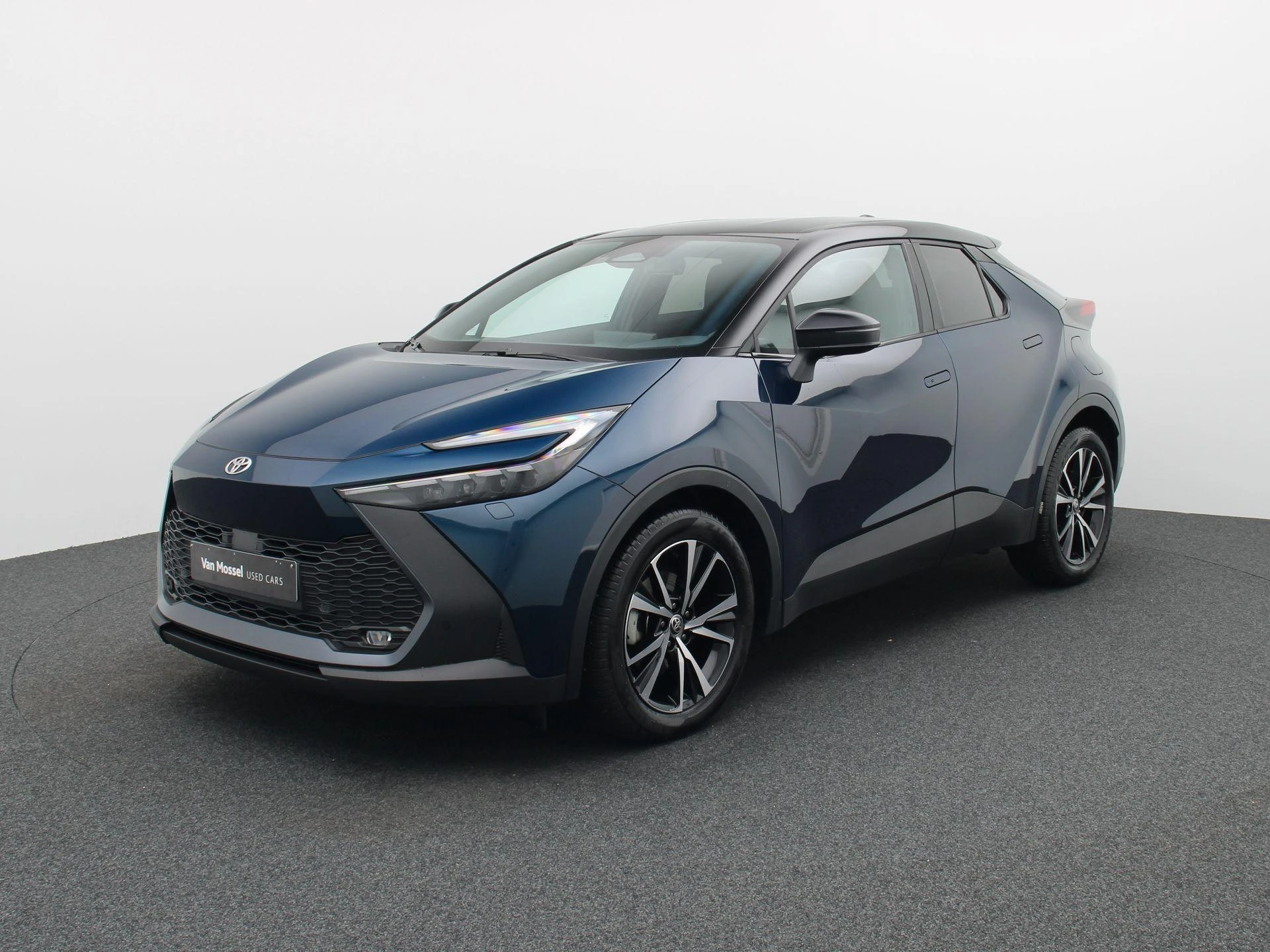 Toyota-C-HR-image-0