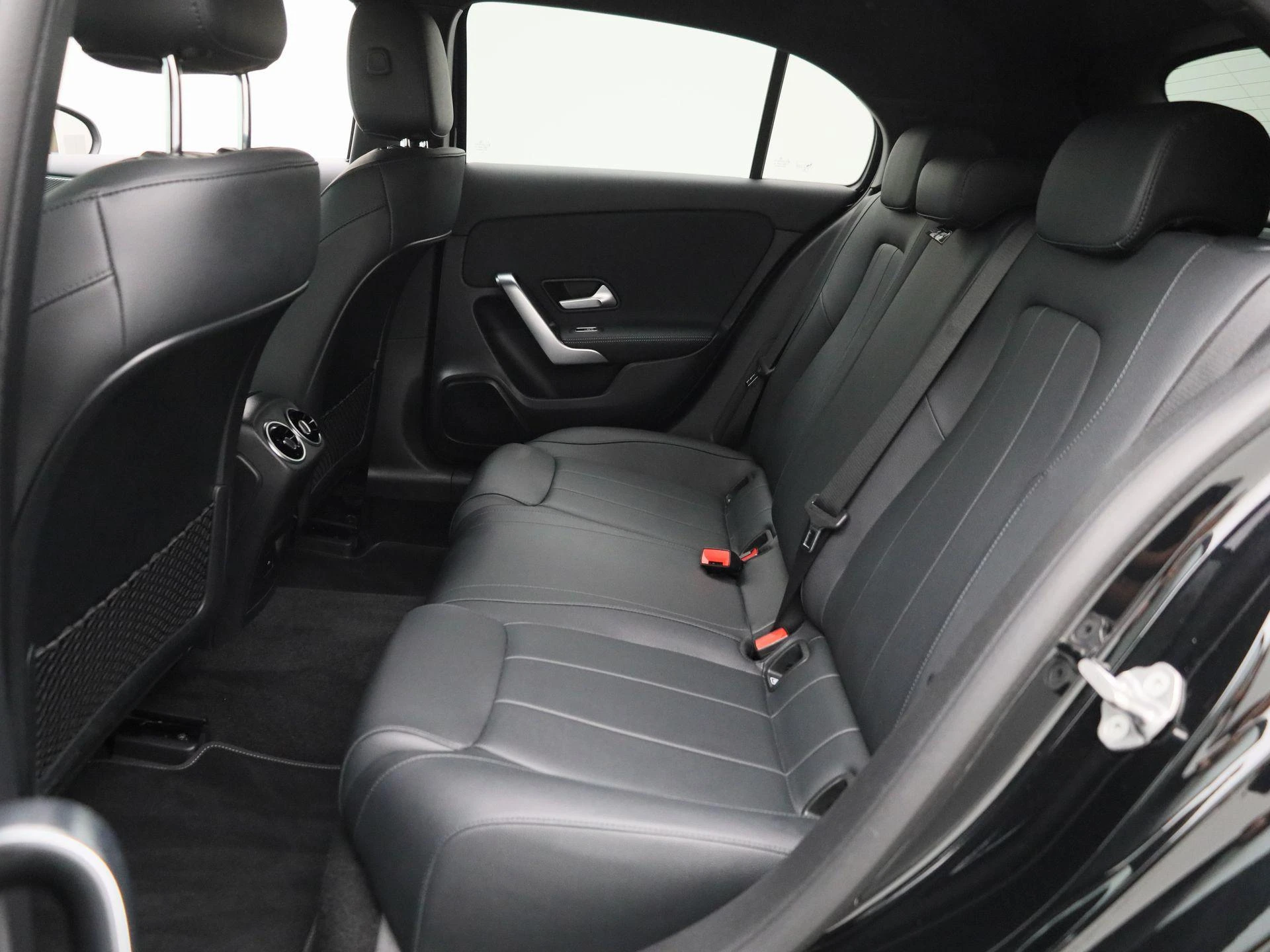 Mercedes-Benz-A-Klasse-image-11