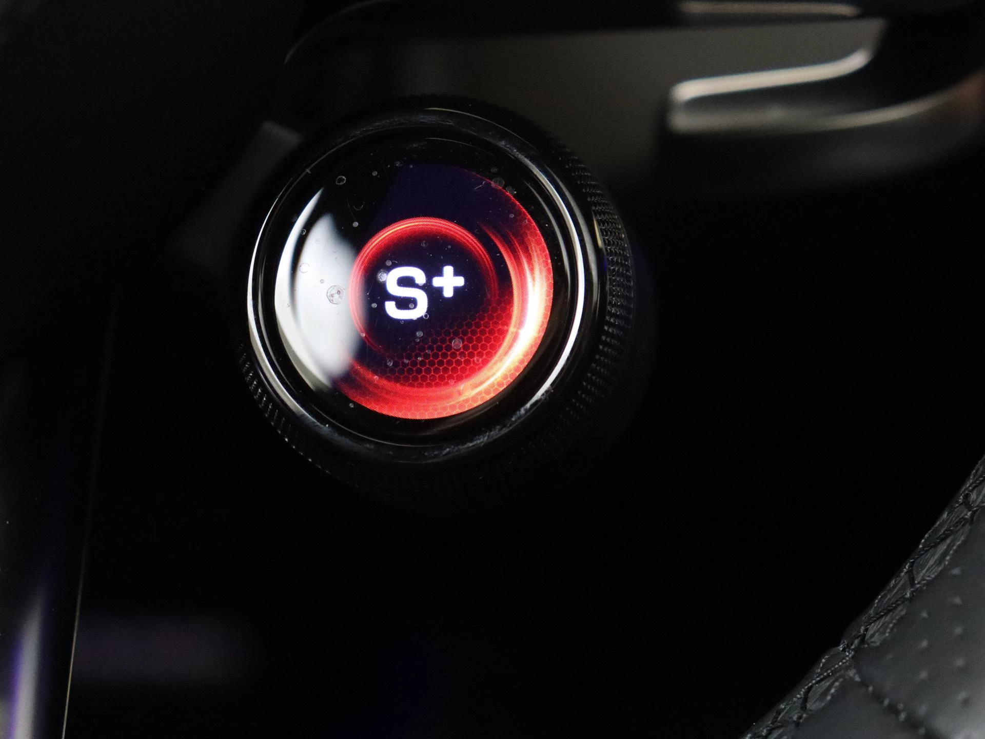 Mercedes-Benz-S-Klasse-image-25
