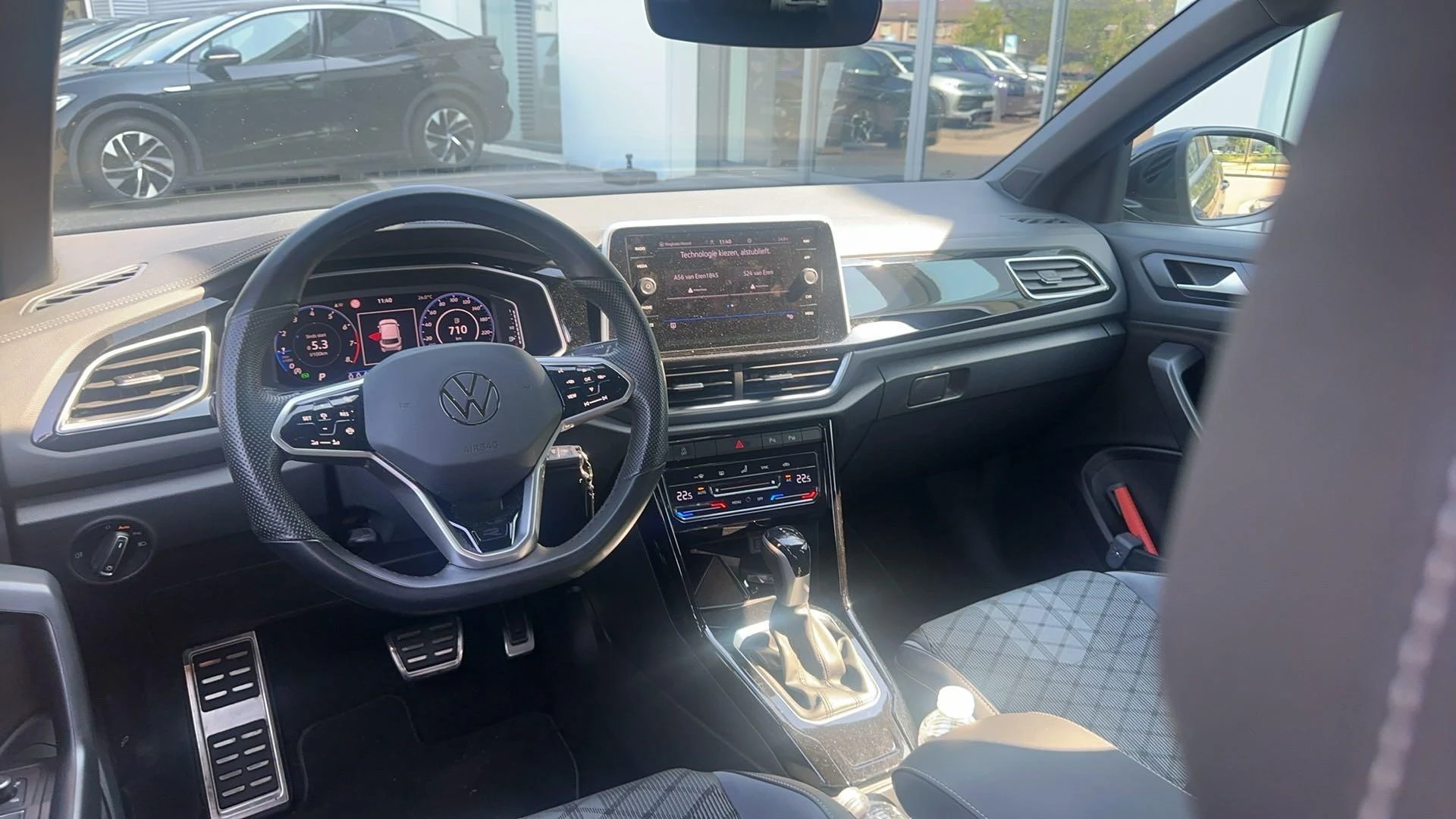 Volkswagen T-Roc 1.5 TSI R-Line | 150 PK |