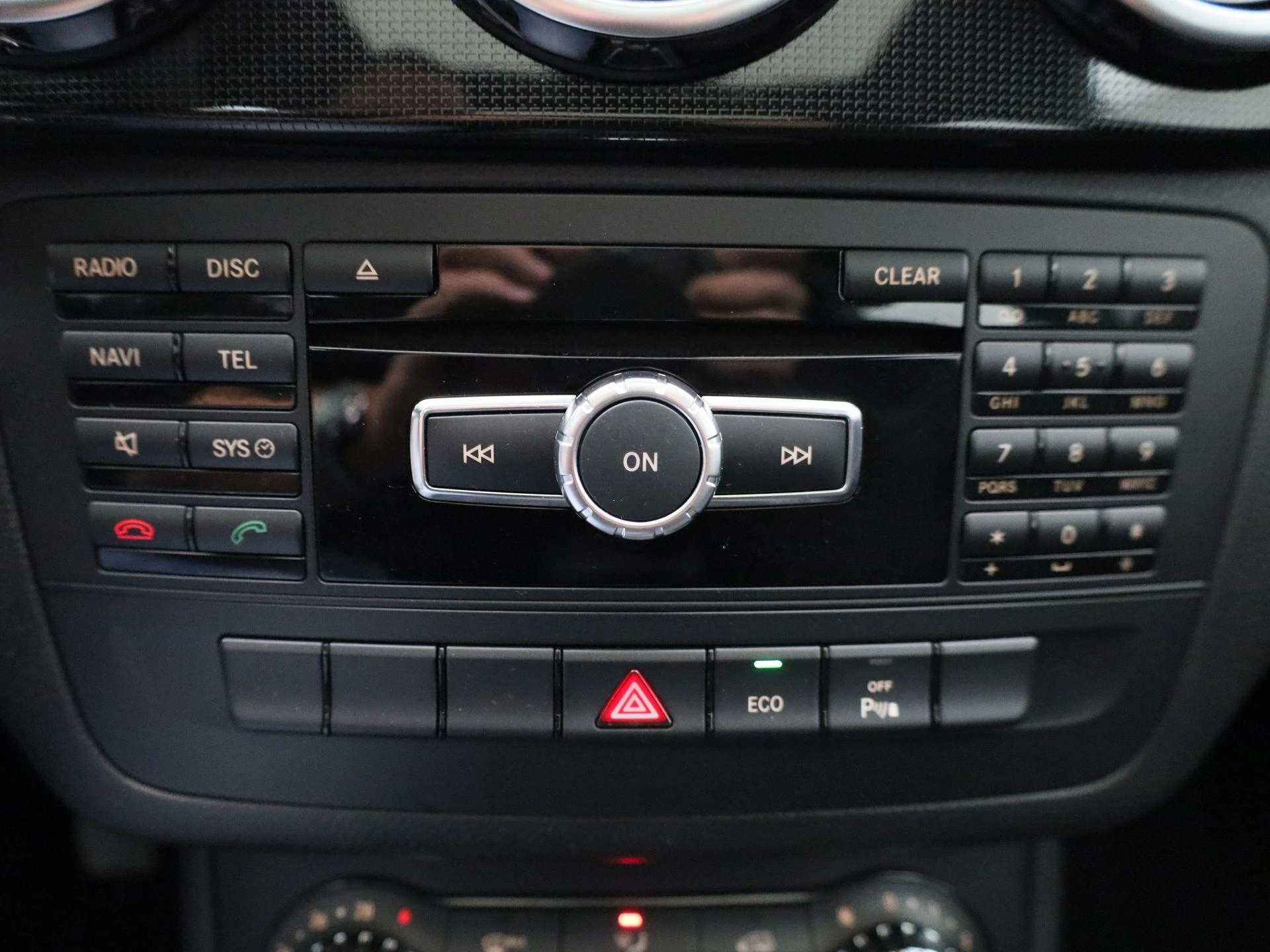Mercedes-Benz-B-Klasse-image-16
