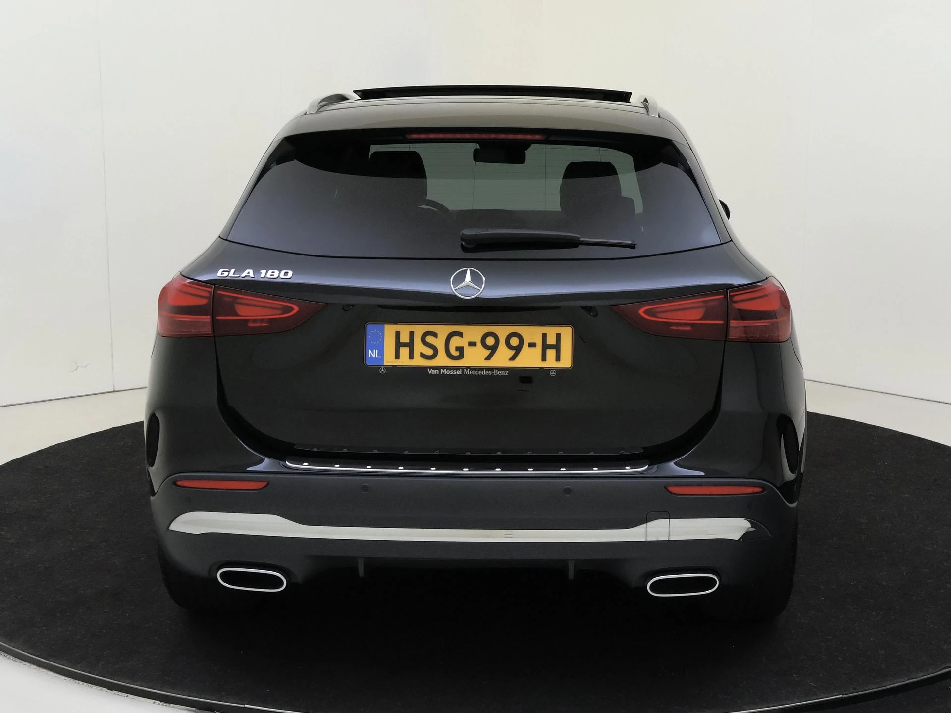 Mercedes-Benz-GLA-image-6