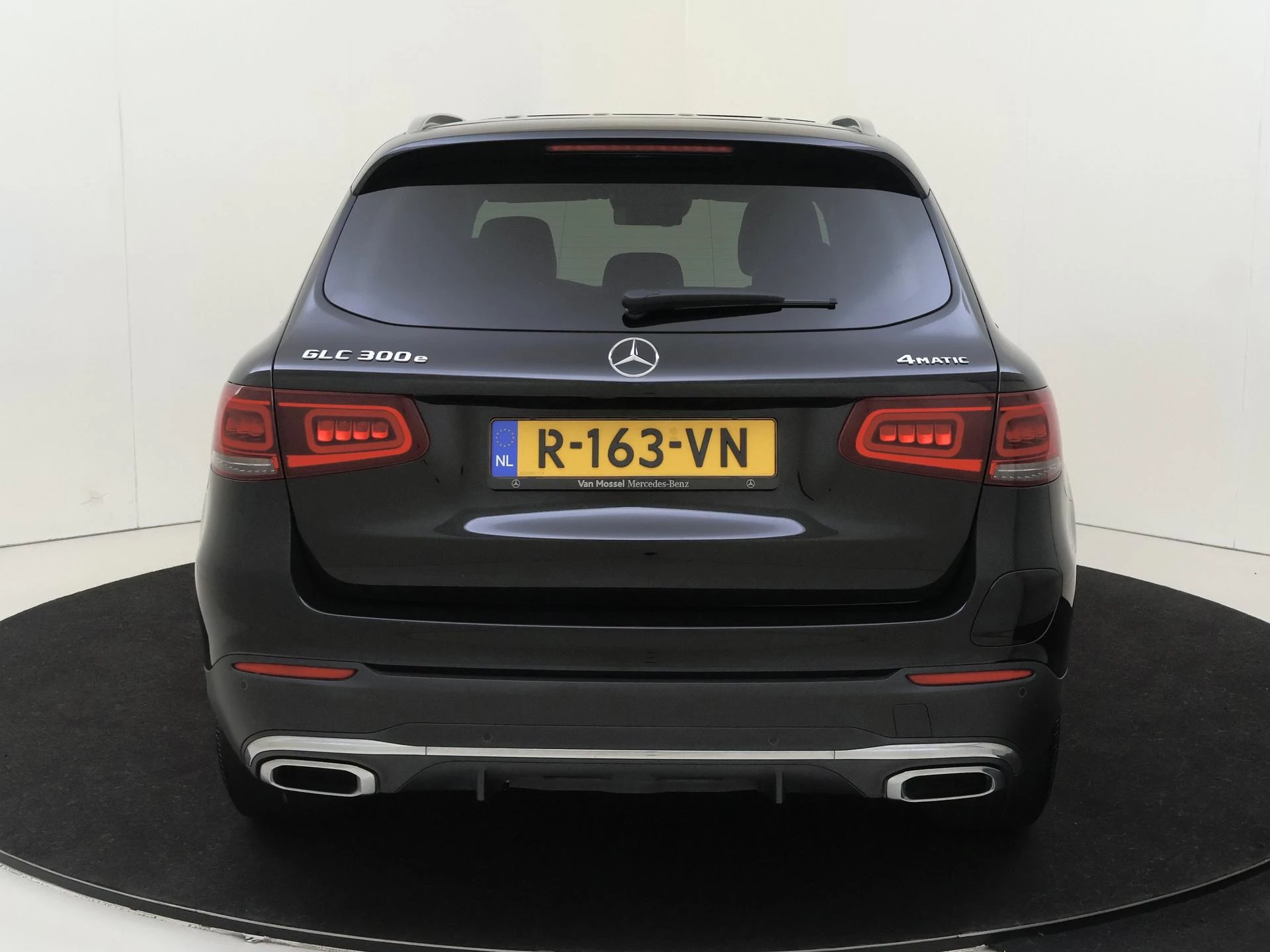 Mercedes-Benz GLC 300e 4MATIC Premium Plus