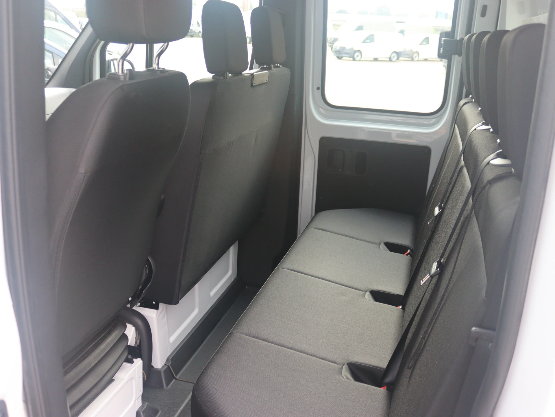 Mercedes-Benz-Sprinter-image-5
