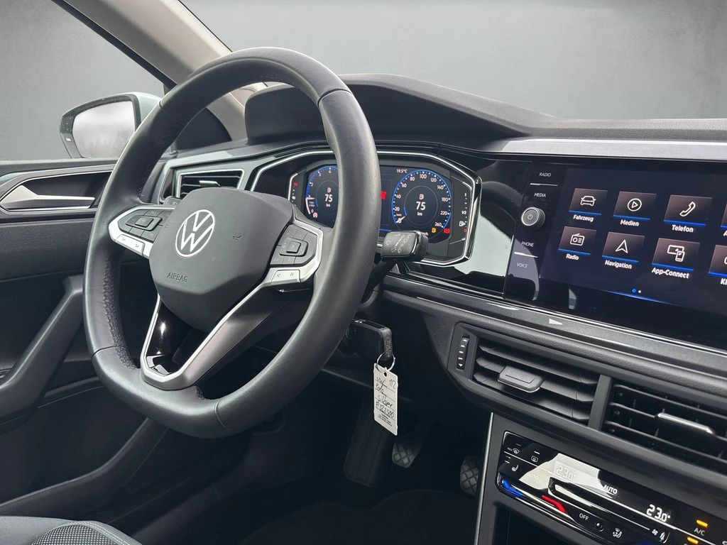 Volkswagen-Polo-image-6