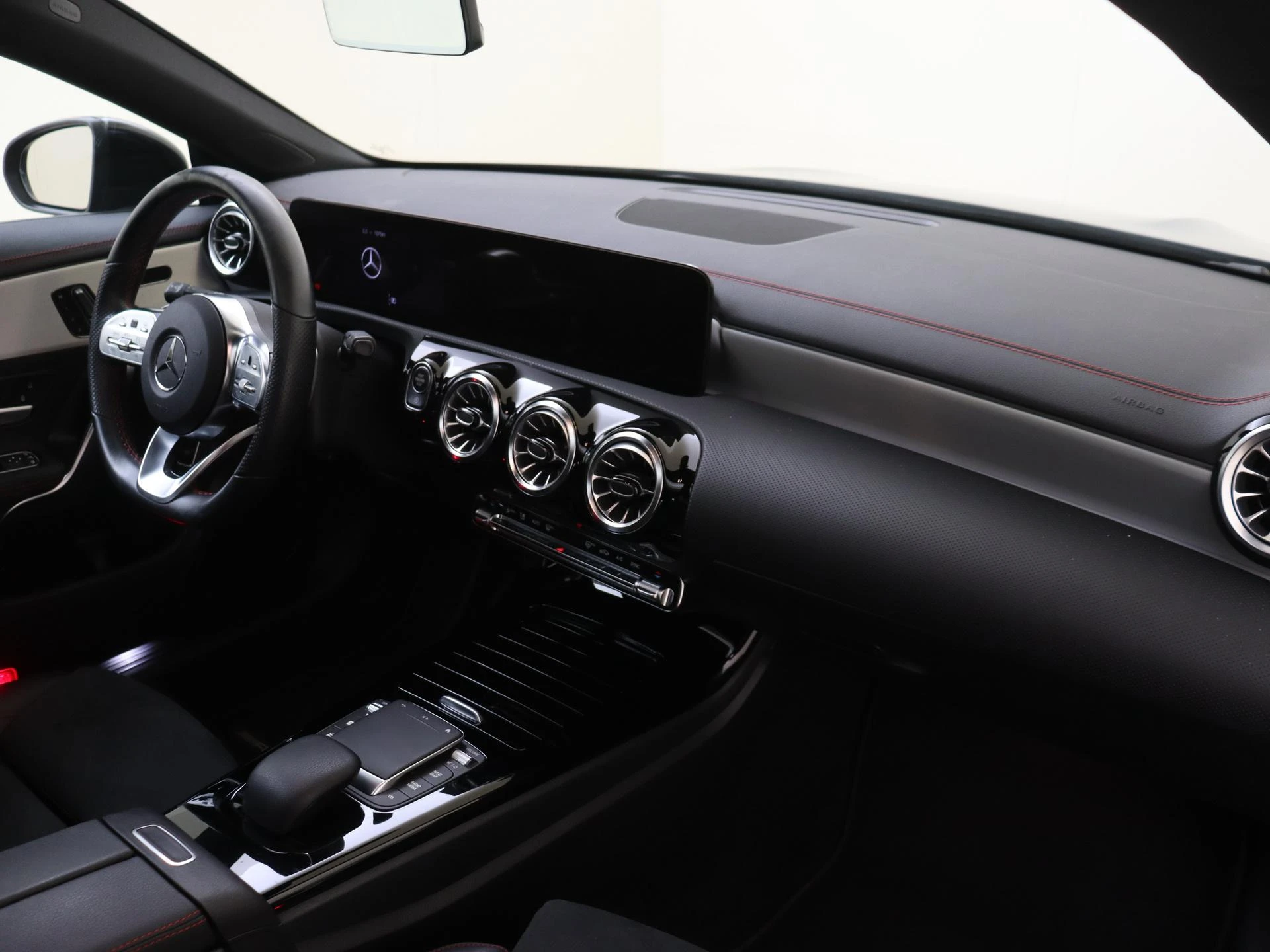 Mercedes-Benz CLA 200 Business Solution AMG