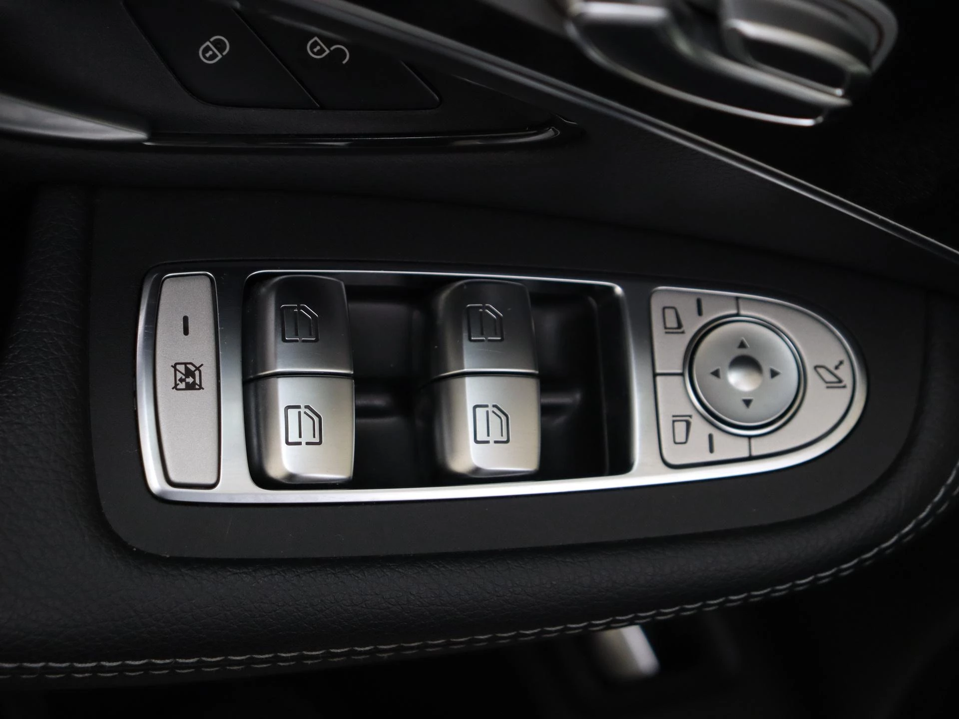 Mercedes-Benz-GLC-image-26