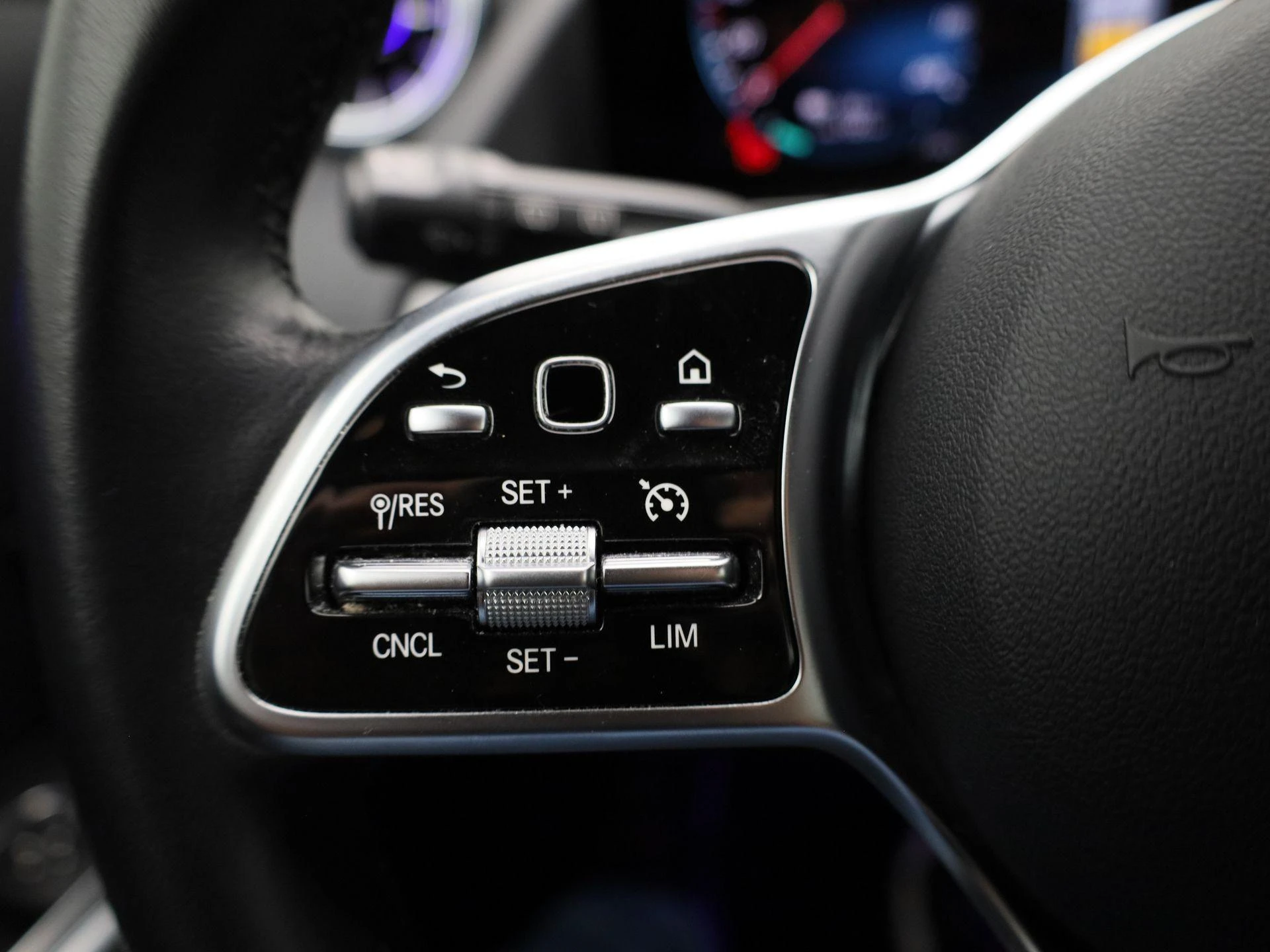 Mercedes-Benz-EQA-image-19