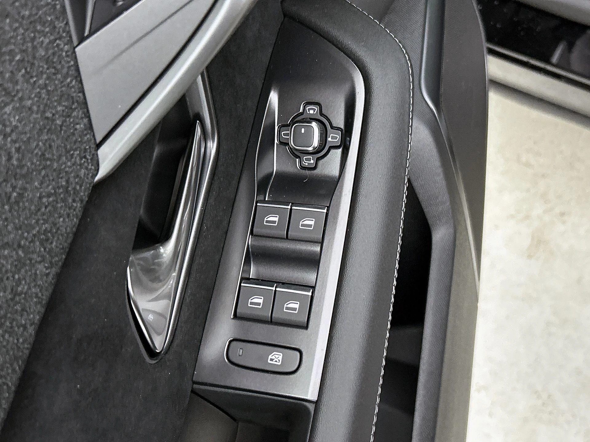 Opel-Grandland-image-29