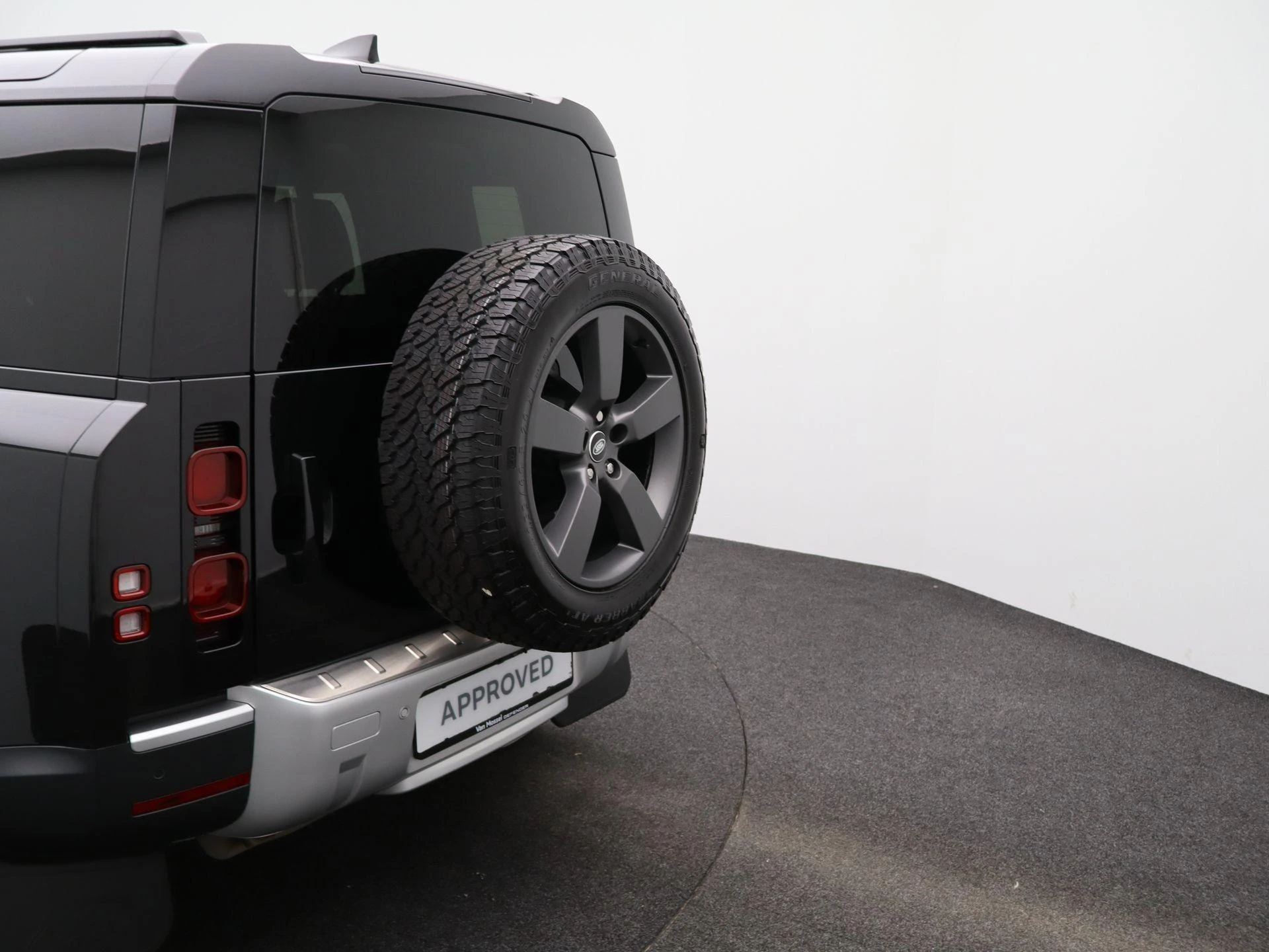 Land Rover-Defender-image-39