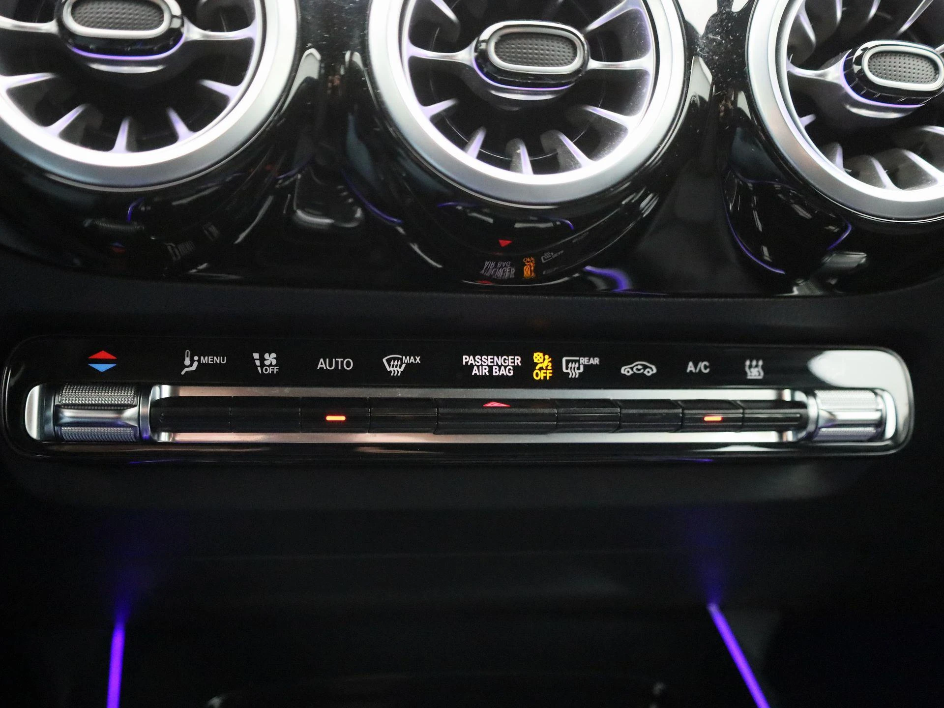 Mercedes-Benz-EQA-image-17