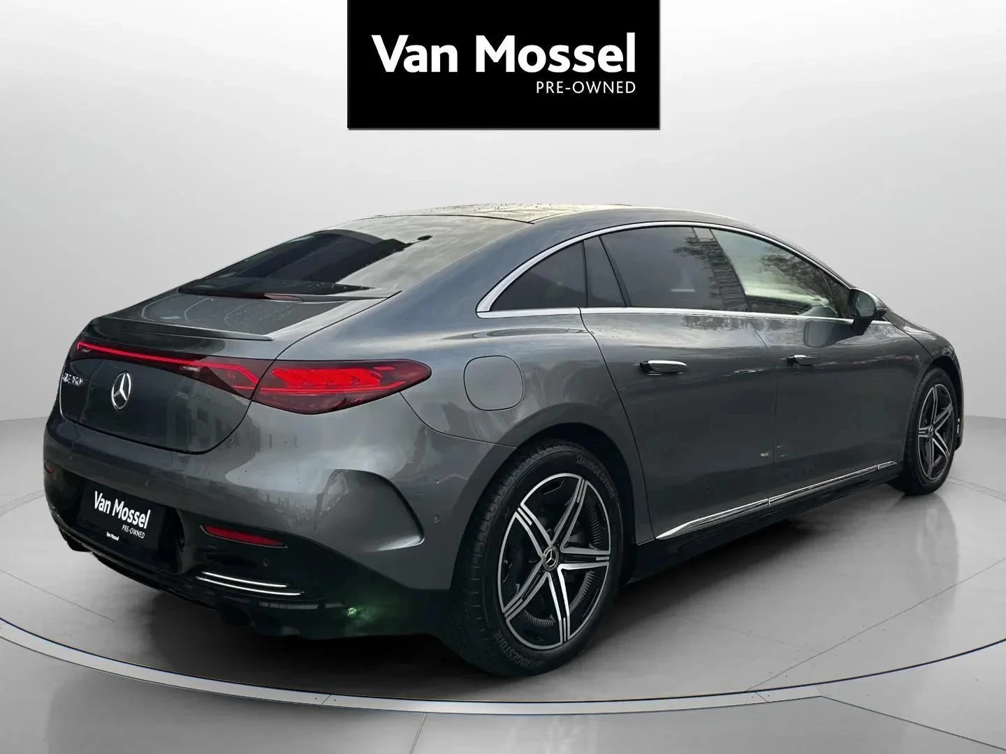 Mercedes-Benz-EQE-image-4