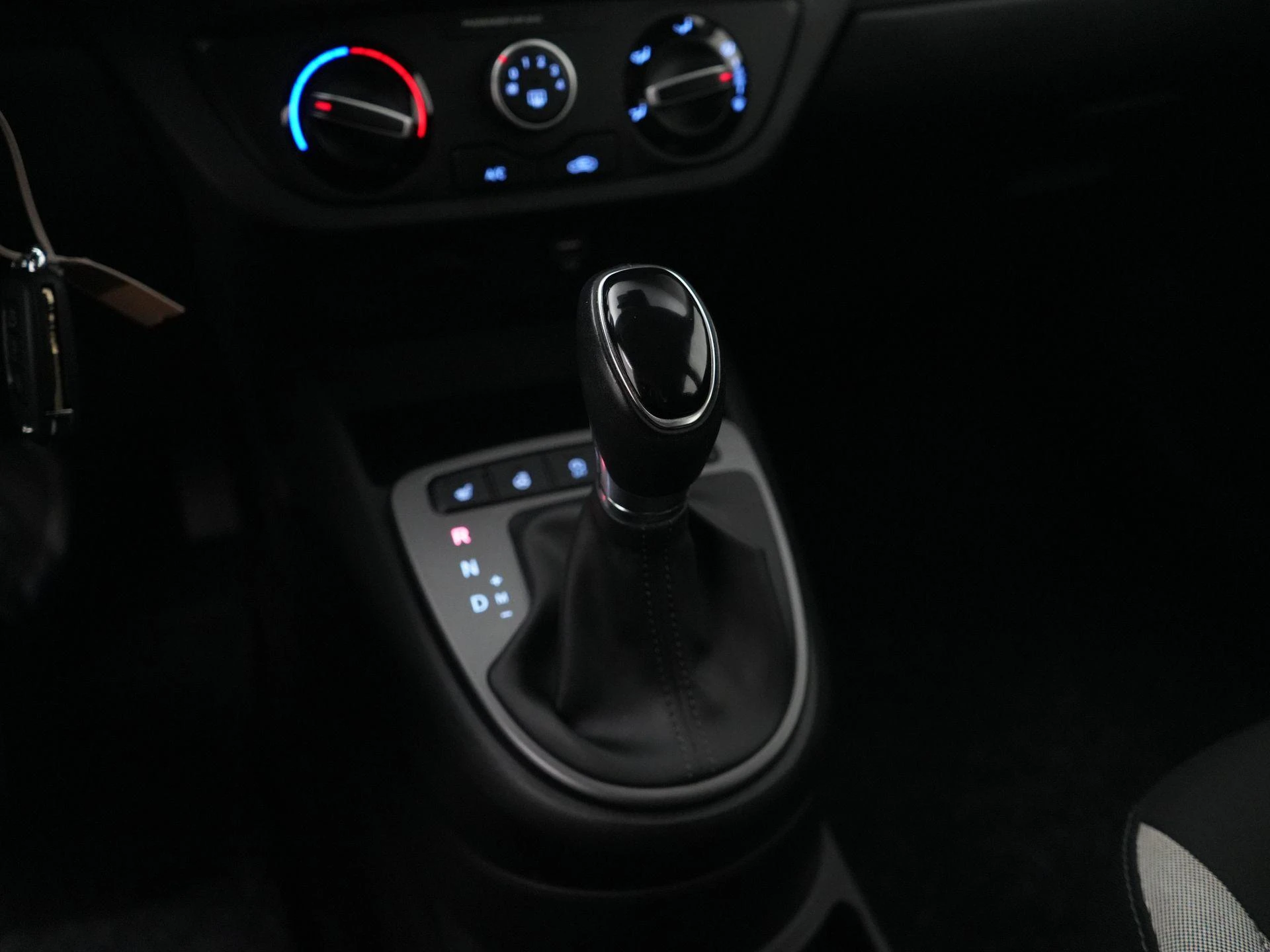 Hyundai-i10-image-17