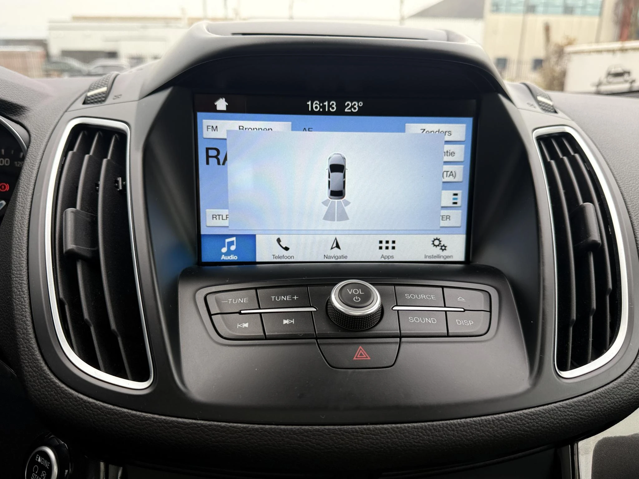 Ford-C-MAX-image-23
