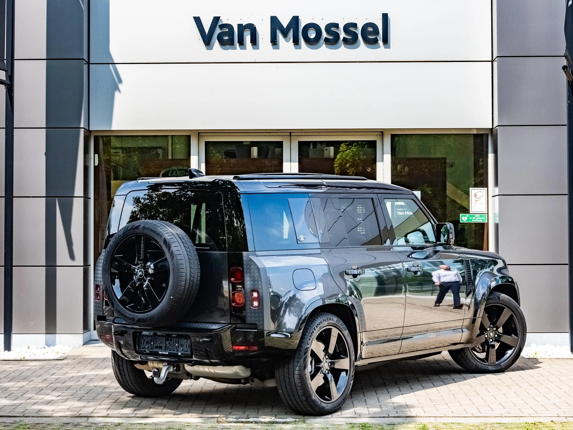 Land Rover Defender 110 D300 X-Dynamic HSE