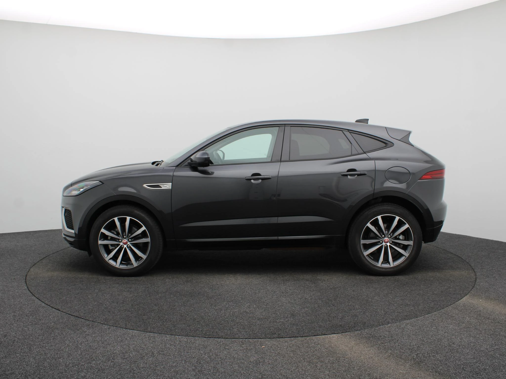 Jaguar-E-PACE-image-4