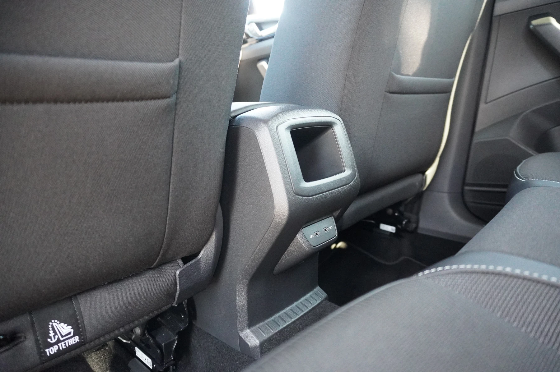 Volkswagen-T-Cross-image-28