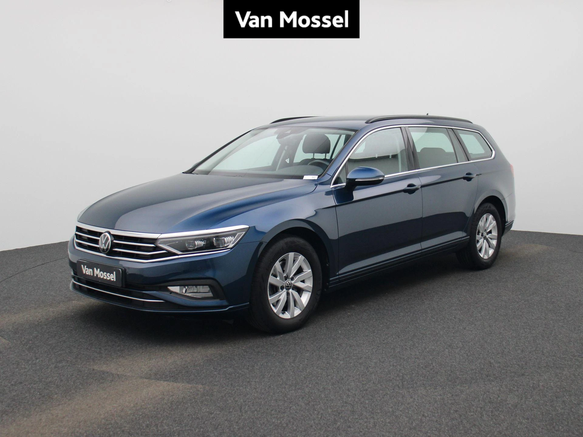 Volkswagen-Passat-image-0