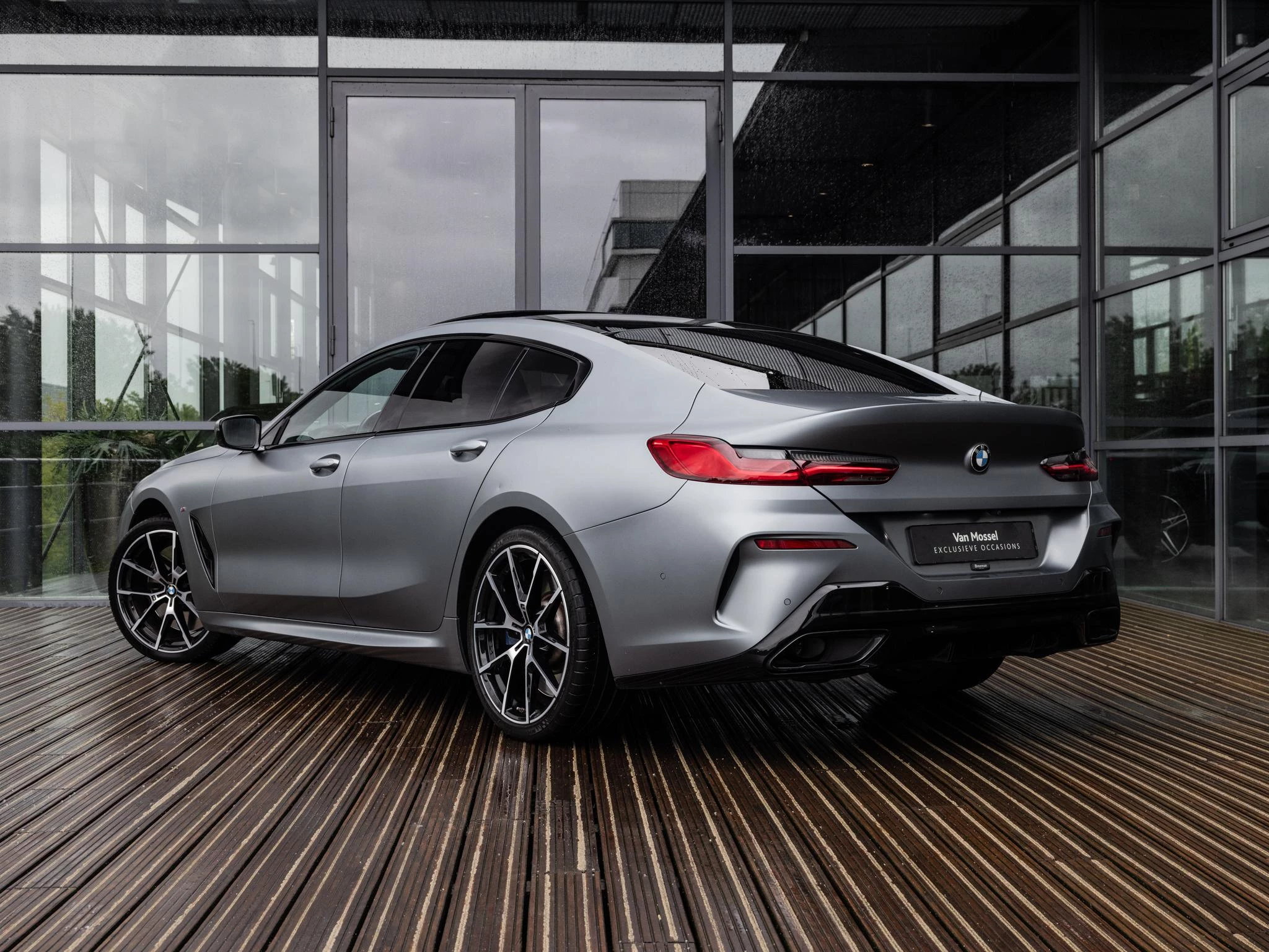 BMW-8 Serie-image-3