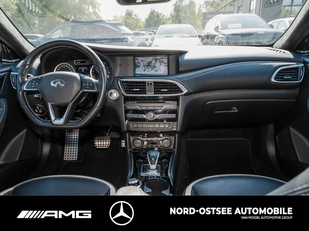 Infiniti Q30 2.0t SPORT AWD TEMPOMAT LED SHZ