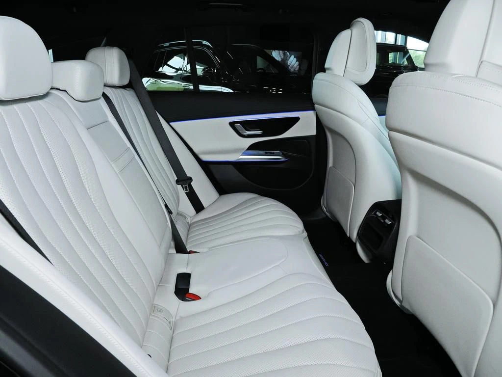 Mercedes-Benz-E-Klasse 300 de-image-15