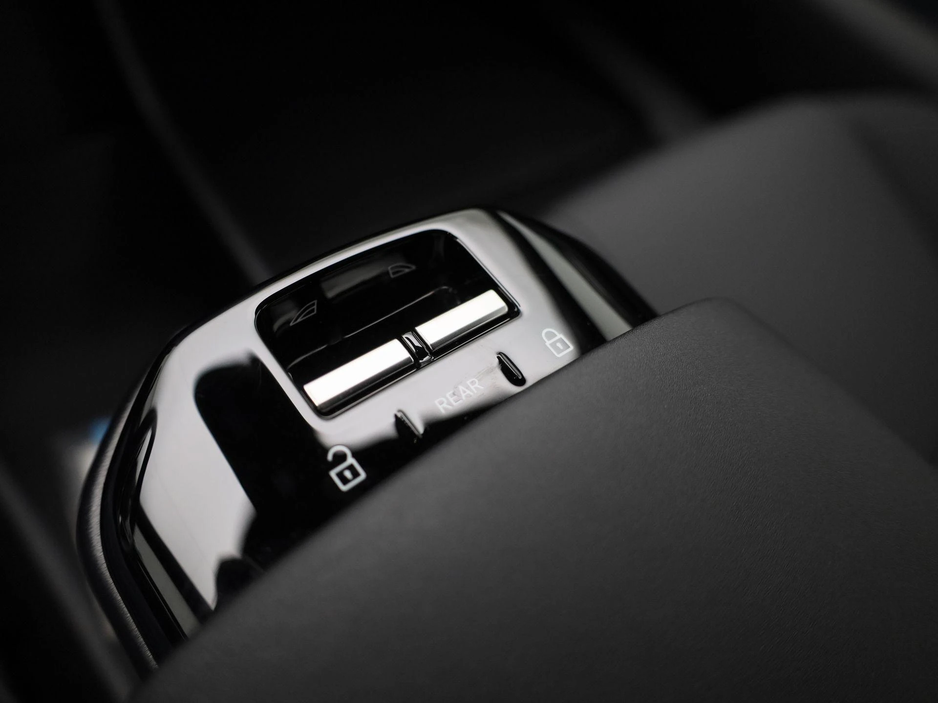 Volvo-EX30-image-23
