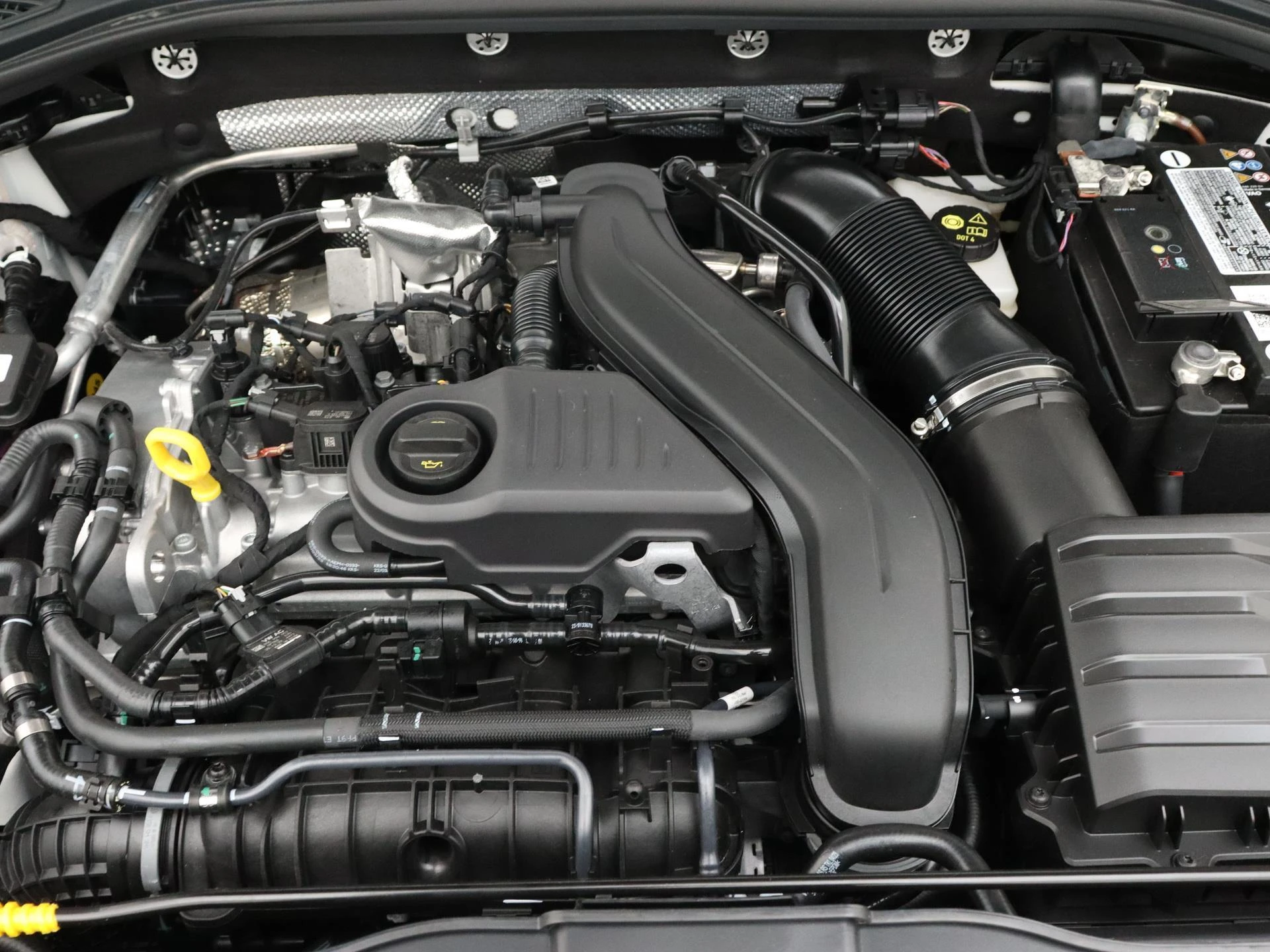 Volkswagen-T-Roc-image-18