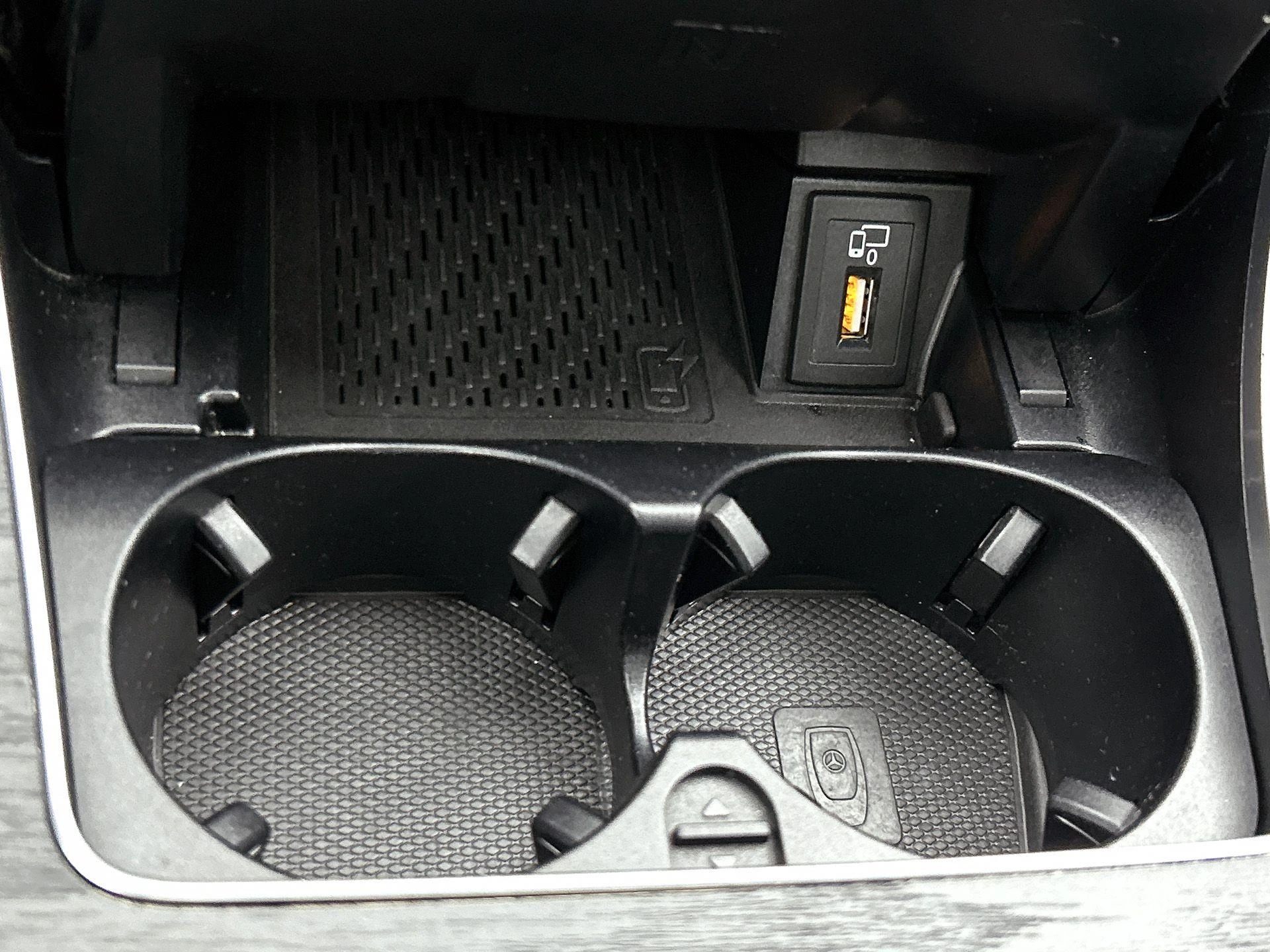 Mercedes-Benz-C-Klasse-image-32