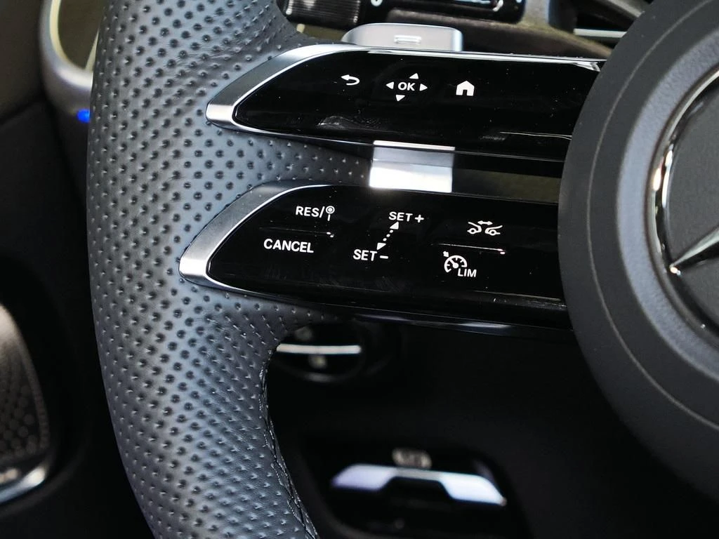 Mercedes-Benz-GLC 220 d-image-9