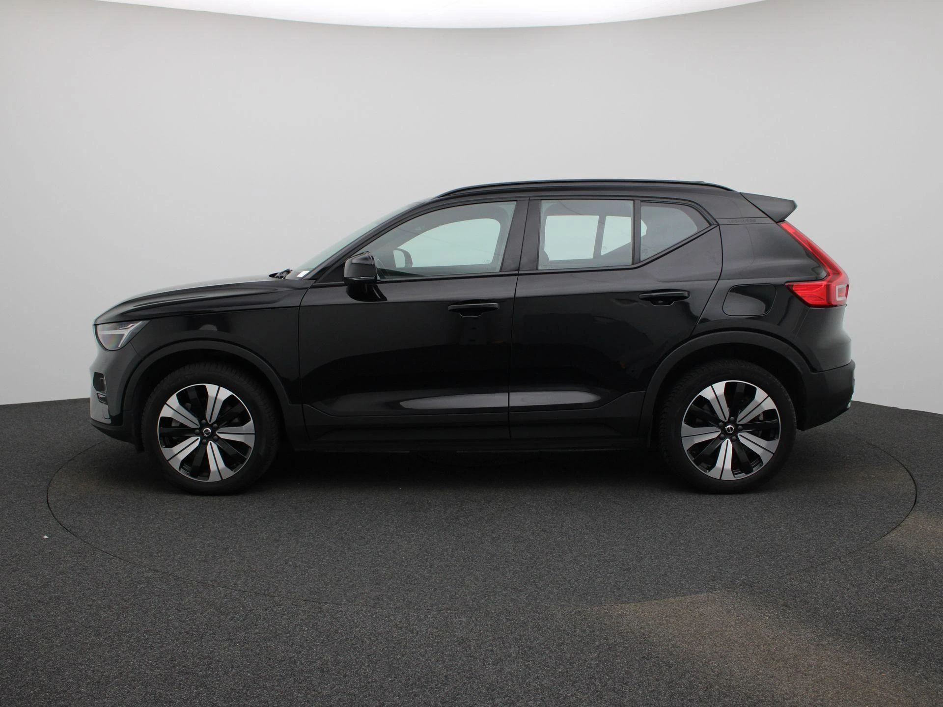 Volvo-XC40-image-3