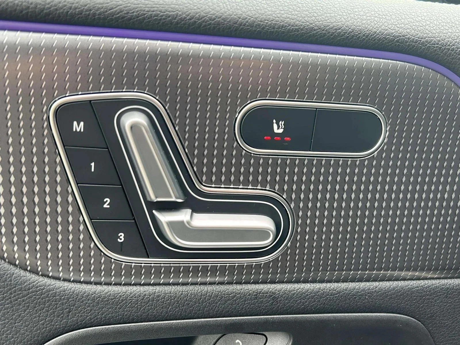 Mercedes-Benz-EQB-image-10