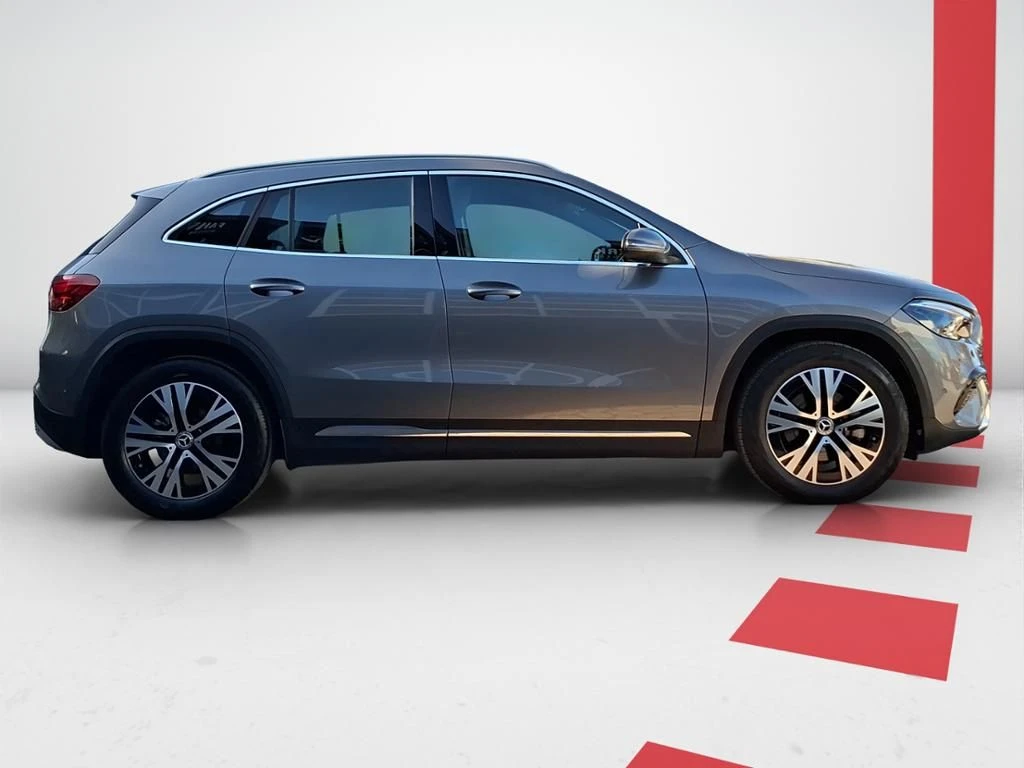 Mercedes-Benz-GLA 200 d-image-10