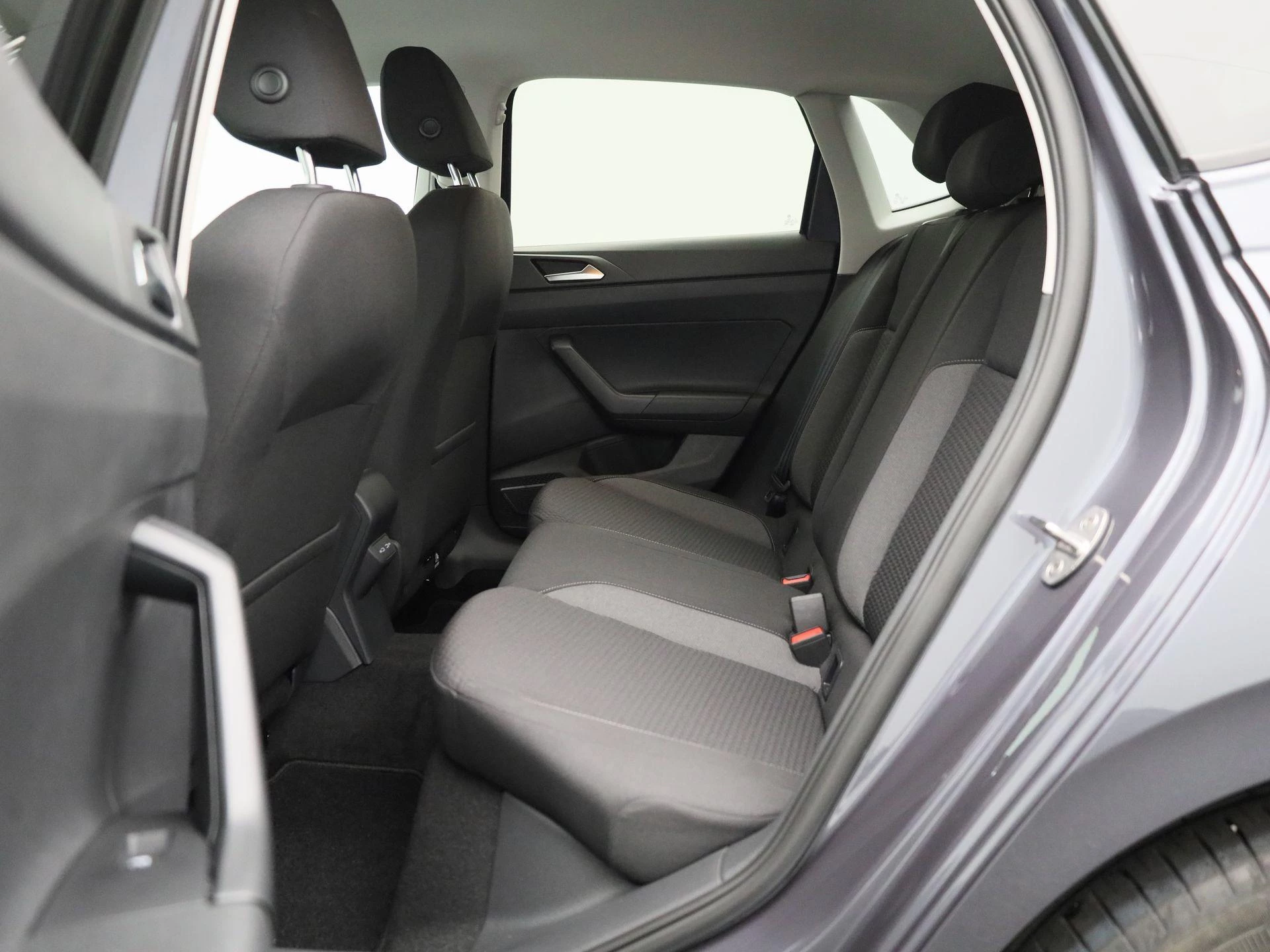 Volkswagen-Polo-image-11