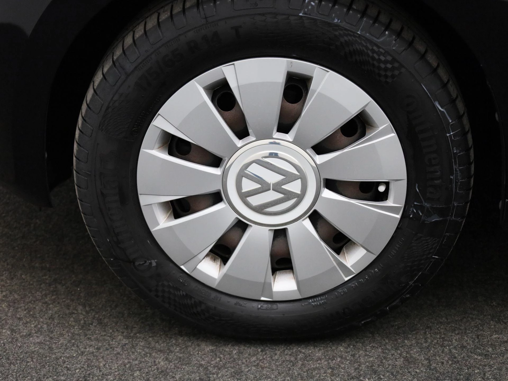 Volkswagen-up!-image-11