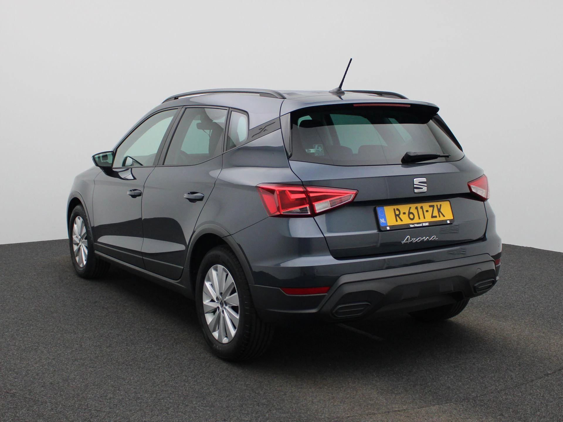 SEAT-Arona-image-1