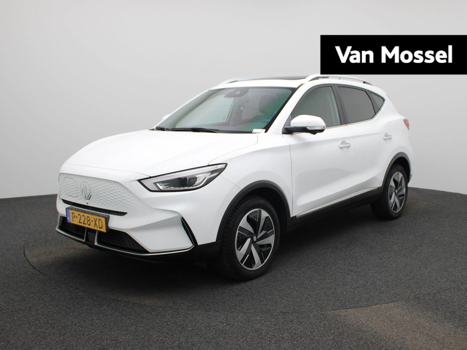 MG-ZS EV-image-0