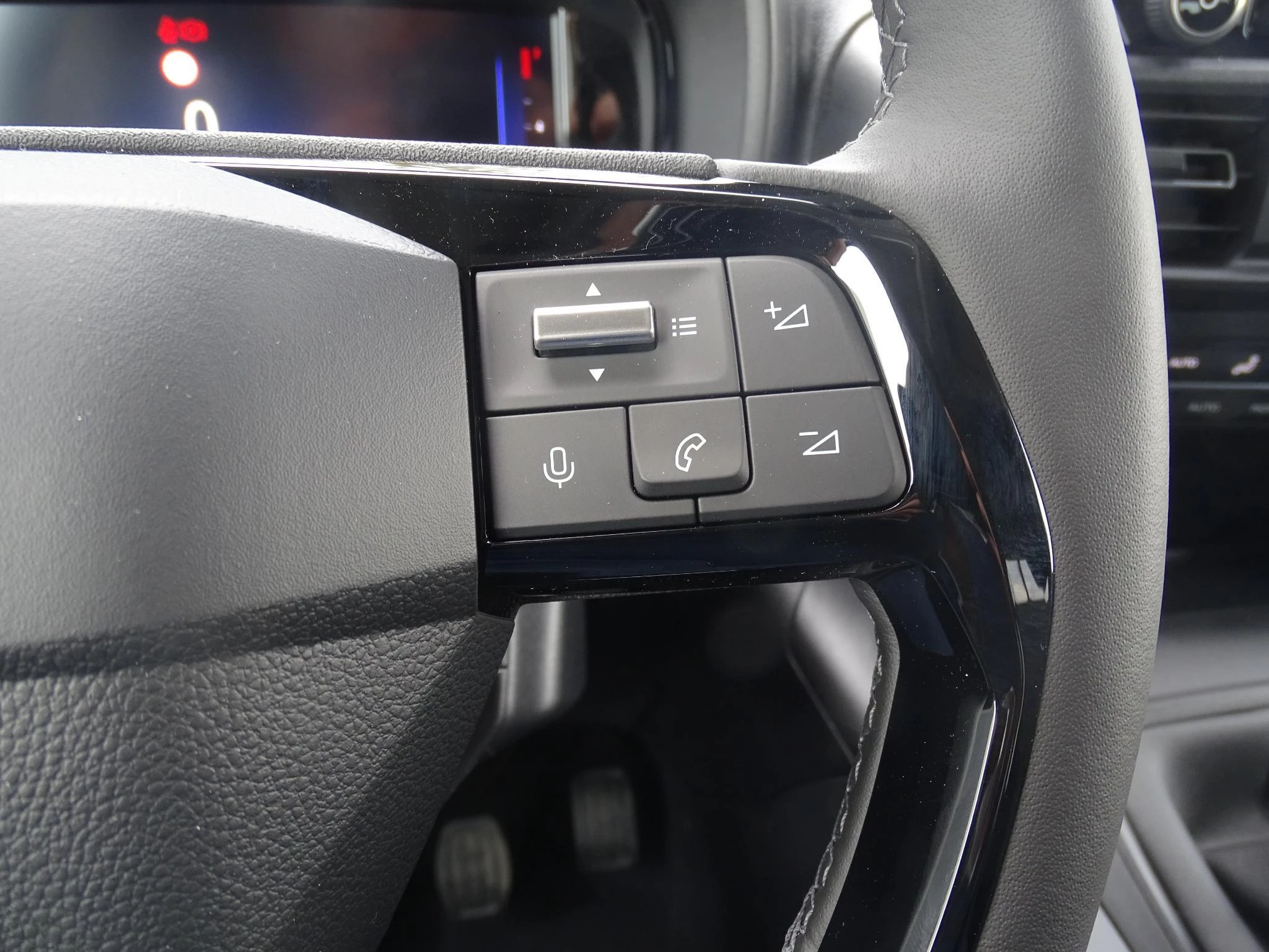 Opel Combo Life 1.2T Edition+gps+camera+park pilot achteraan