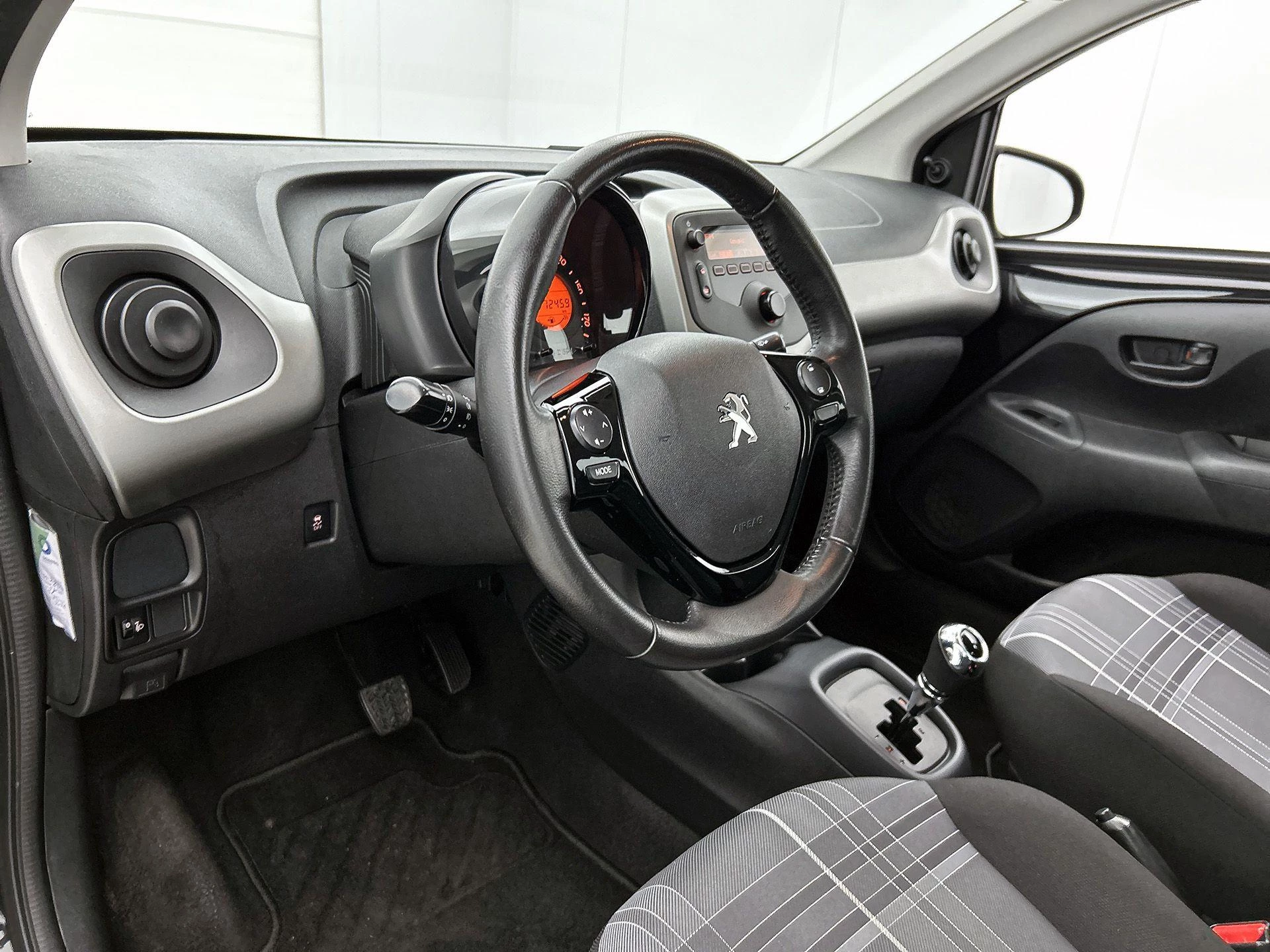 Peugeot-108-image-12